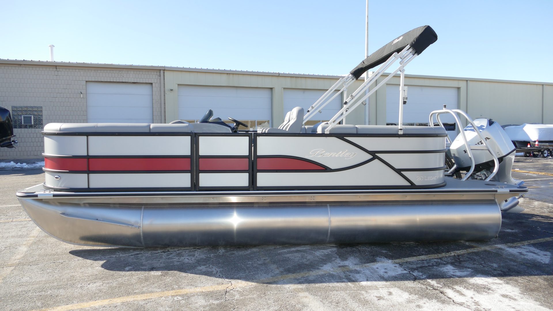 2025 Bentley Pontoons Legacy 200 Navigator - Image 6