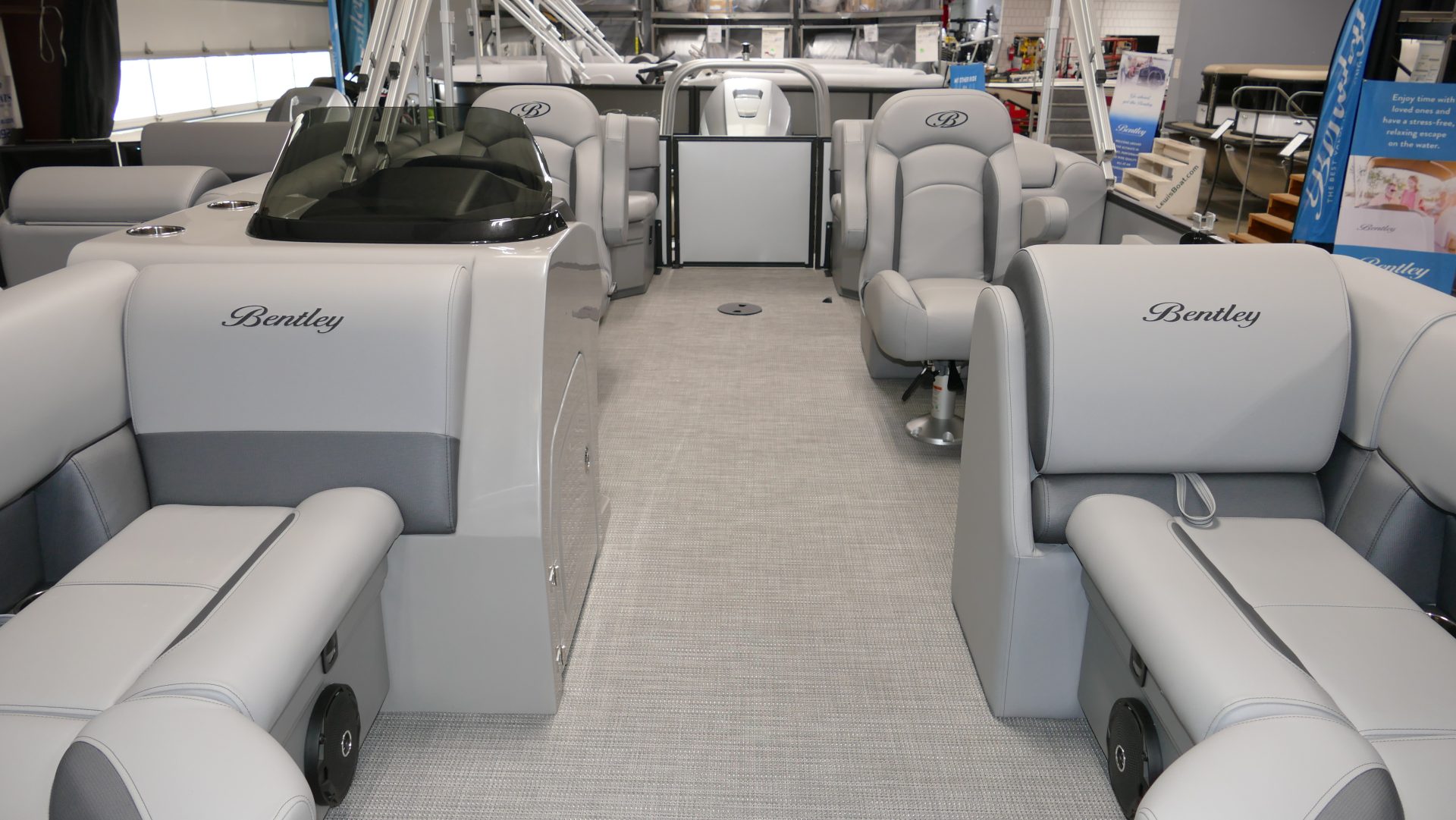 2025 Bentley Pontoons Legacy 200 Navigator - Image 14
