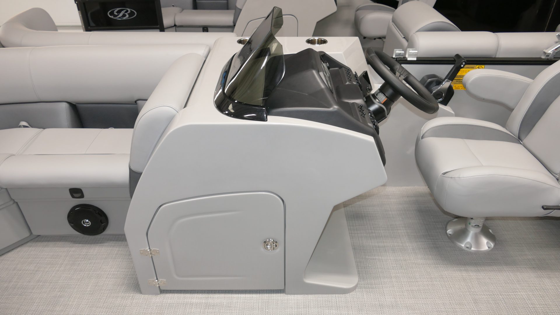 2025 Bentley Pontoons Legacy 200 Navigator - Image 23
