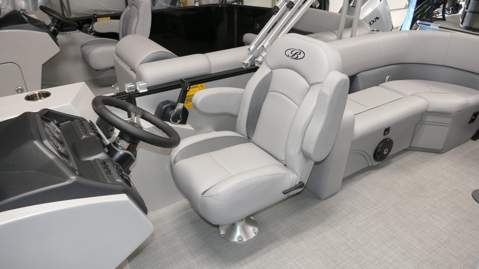 2025 Bentley Pontoons Legacy 200 Navigator - Image 24