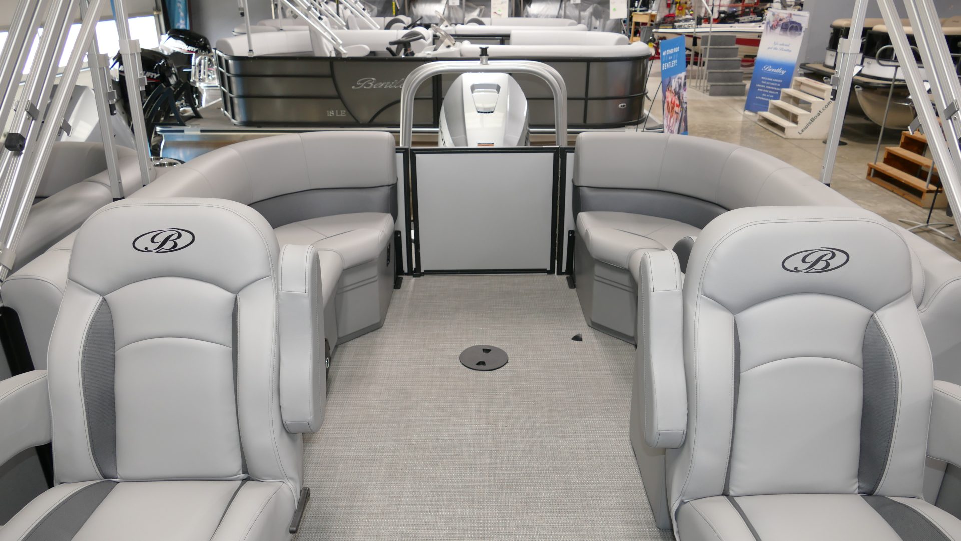 2025 Bentley Pontoons Legacy 200 Navigator - Image 27