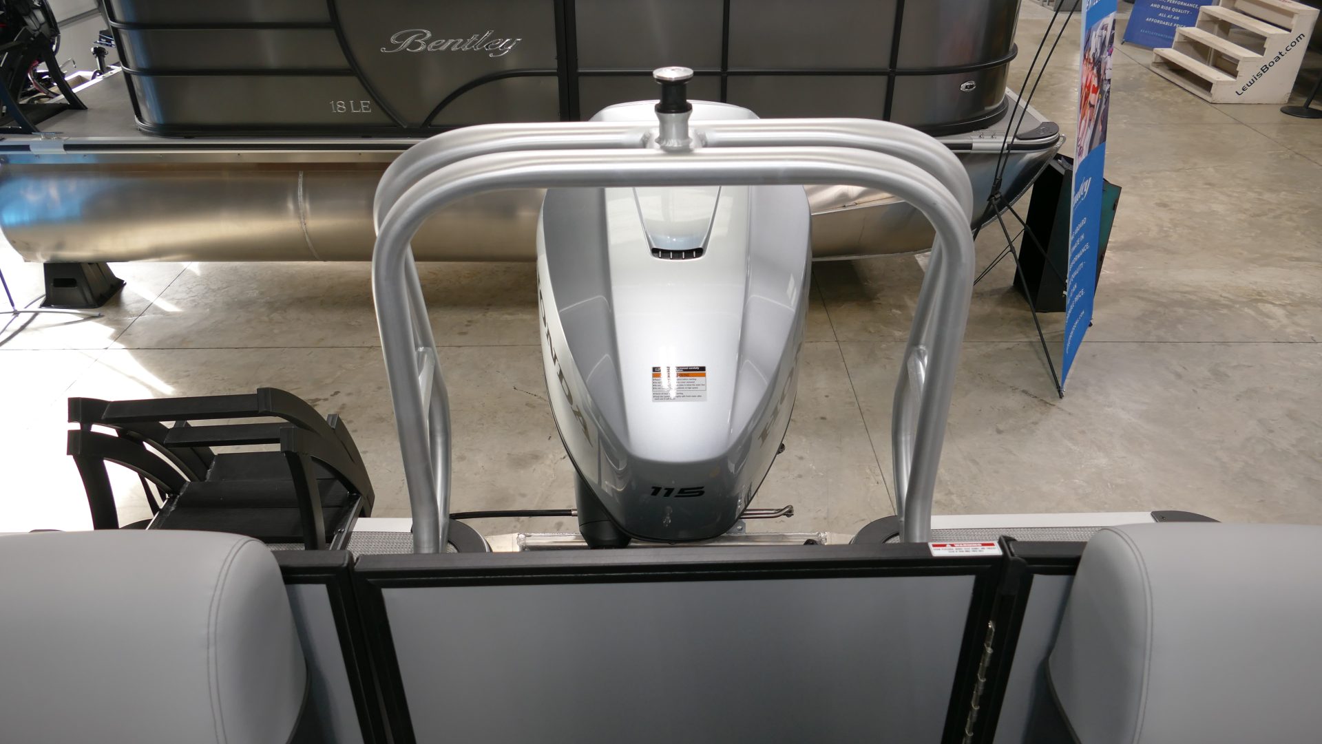 2025 Bentley Pontoons Legacy 200 Navigator - Image 32