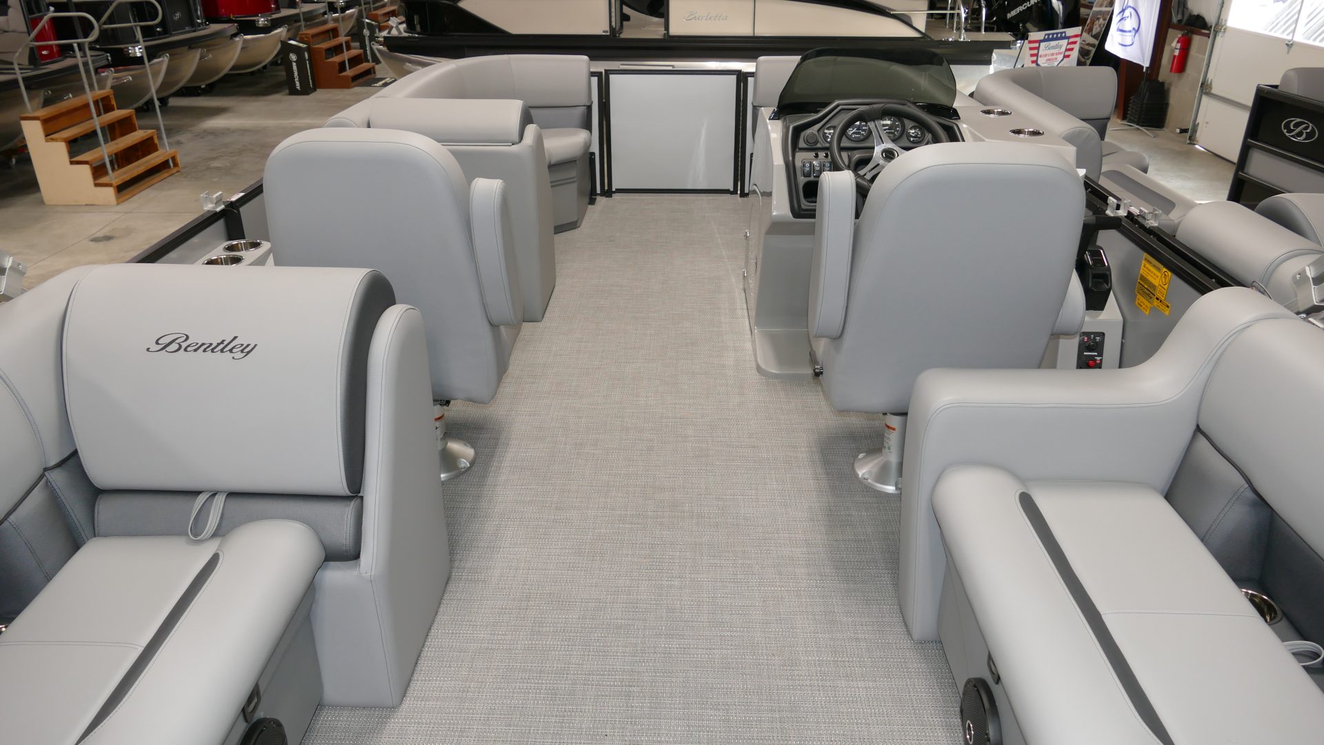 2025 Bentley Pontoons Legacy 200 Navigator - Image 33