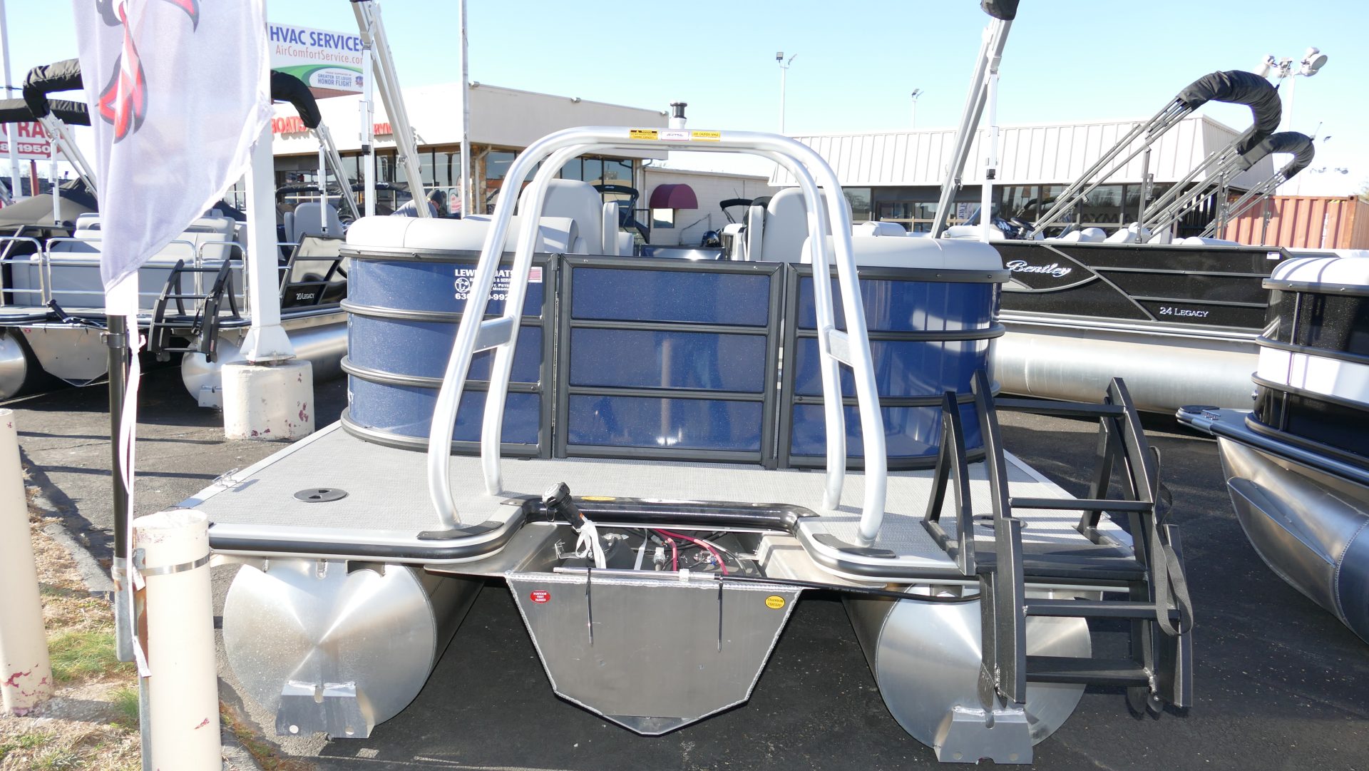 2025 Bentley Pontoons Legacy 200 Navigator - Image 4
