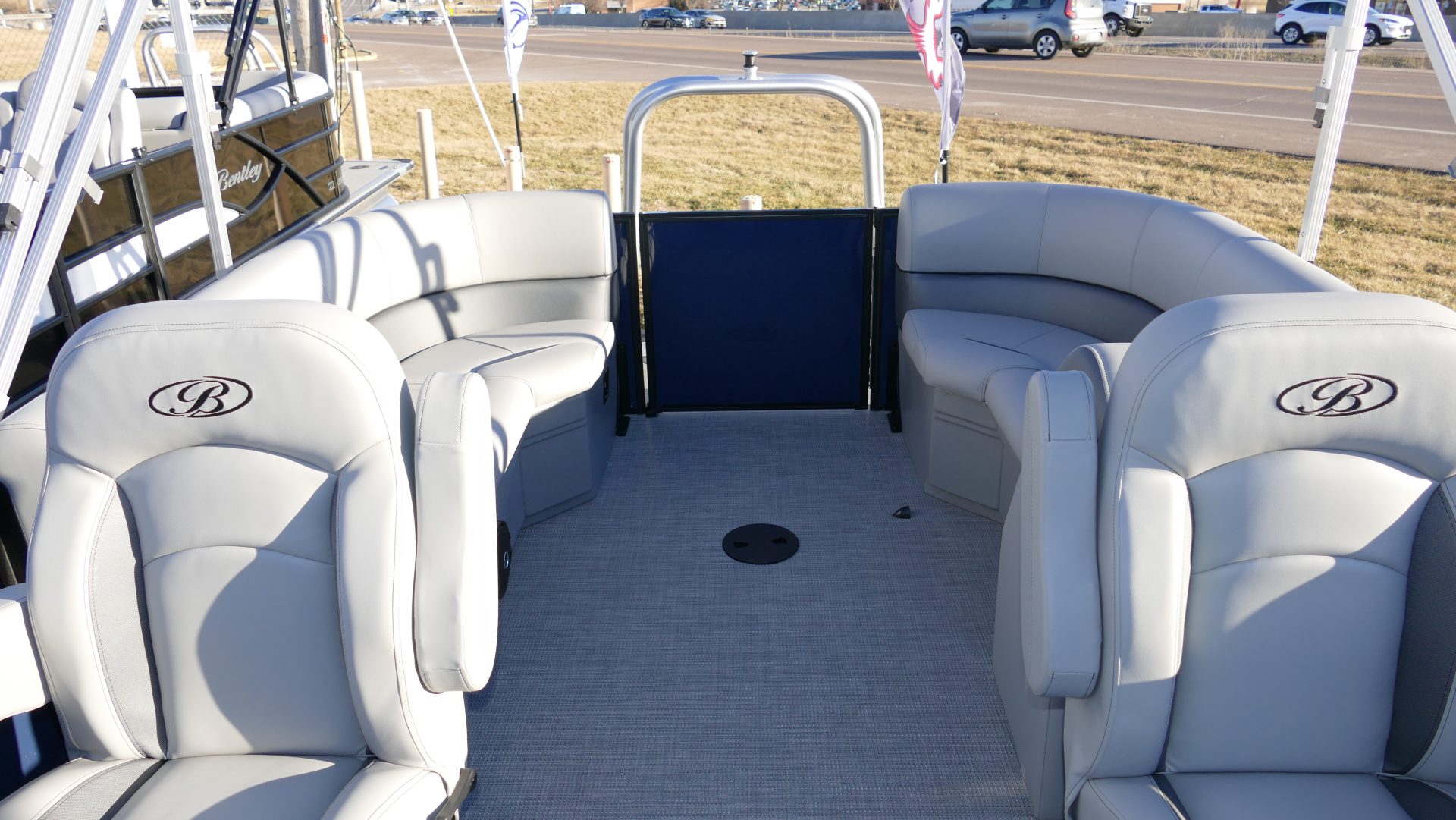 2025 Bentley Pontoons Legacy 200 Navigator - Image 20
