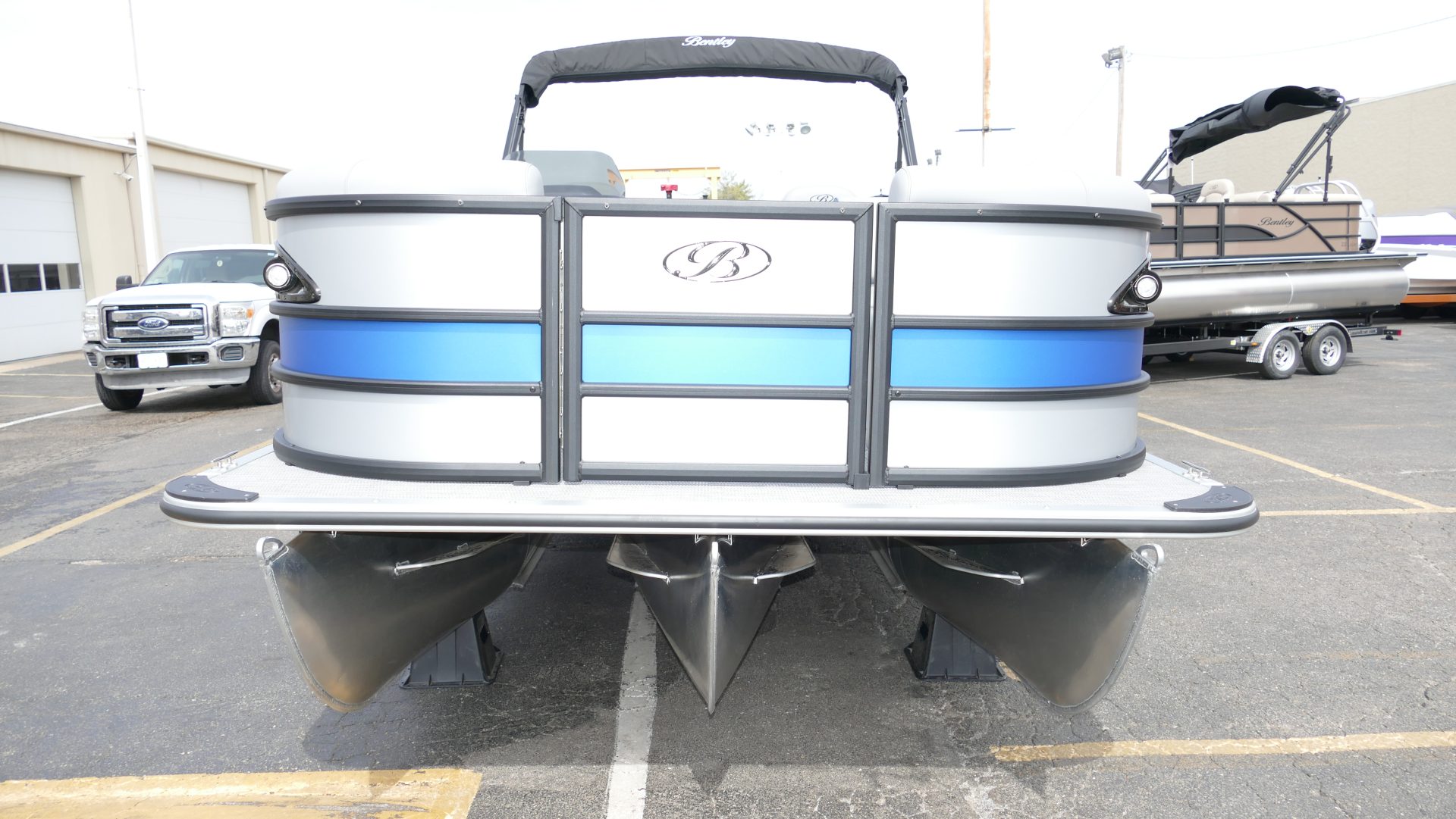 2025 Bentley Pontoons Legacy 223 Navigator - Image 4