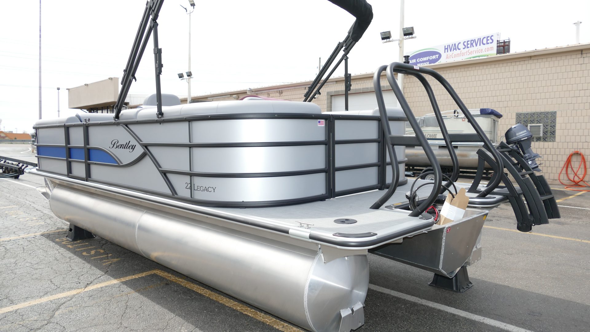 2025 Bentley Pontoons Legacy 223 Navigator - Image 7