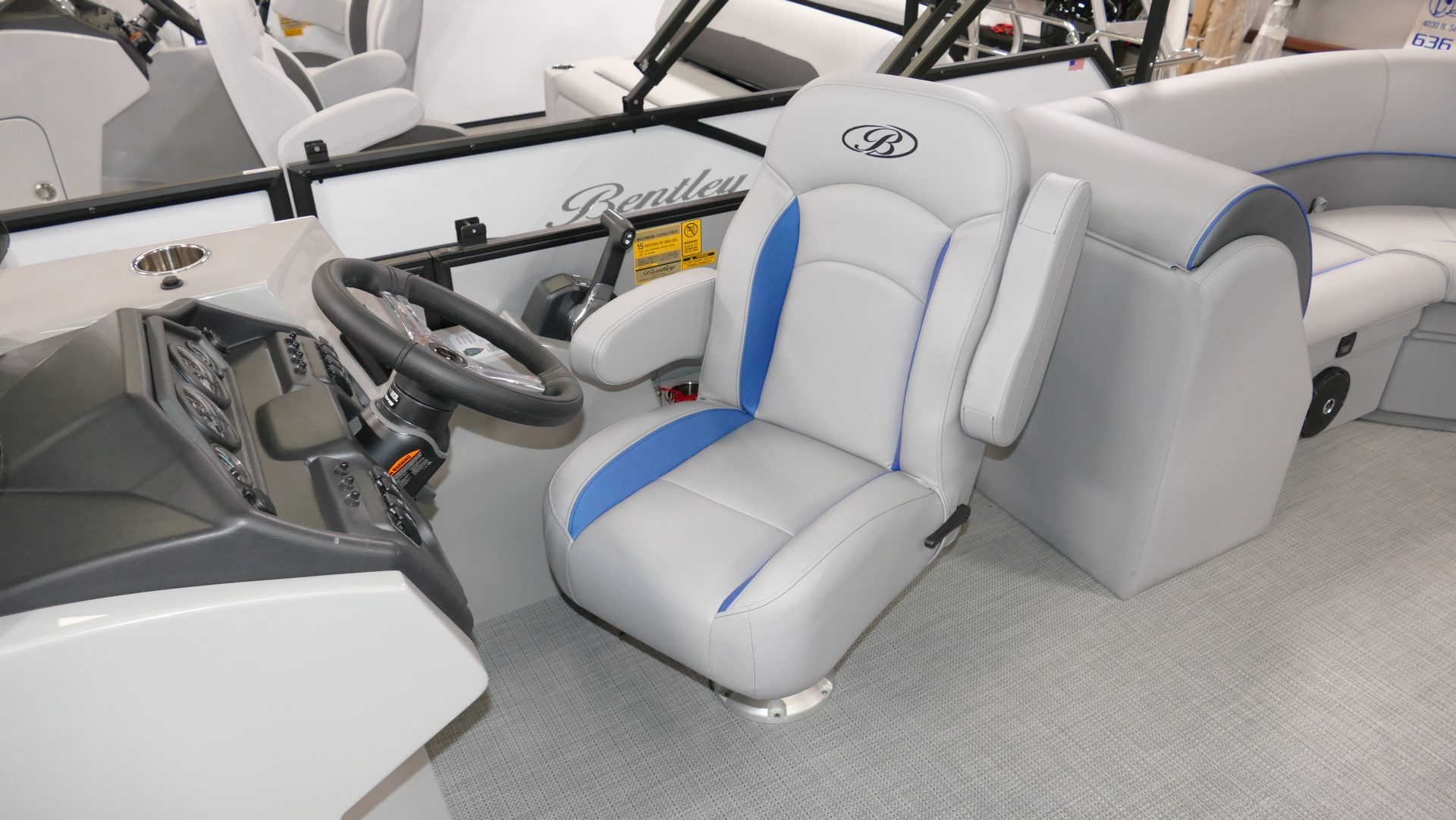 2025 Bentley Pontoons Legacy 223 Navigator - Image 22