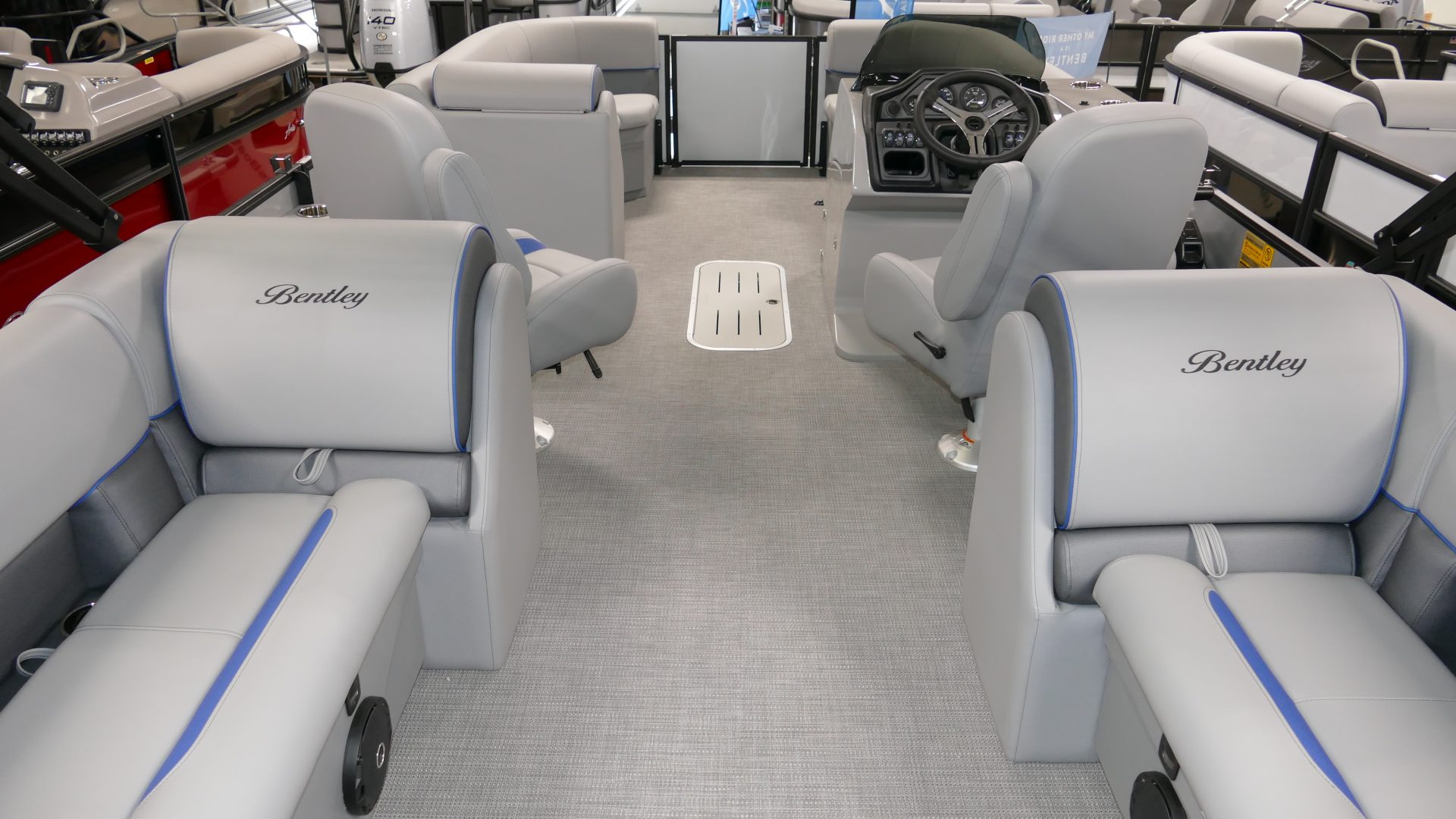 2025 Bentley Pontoons Legacy 223 Navigator - Image 30