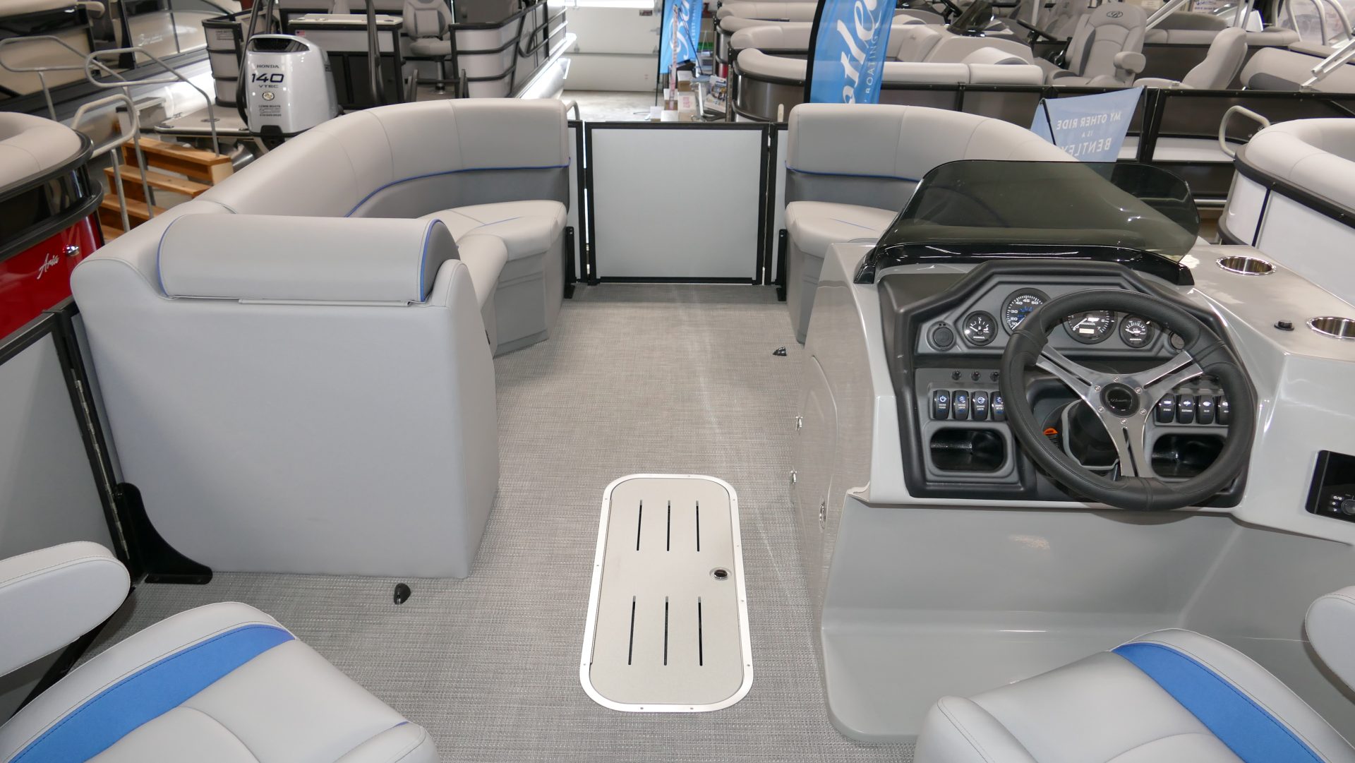 2025 Bentley Pontoons Legacy 223 Navigator - Image 31