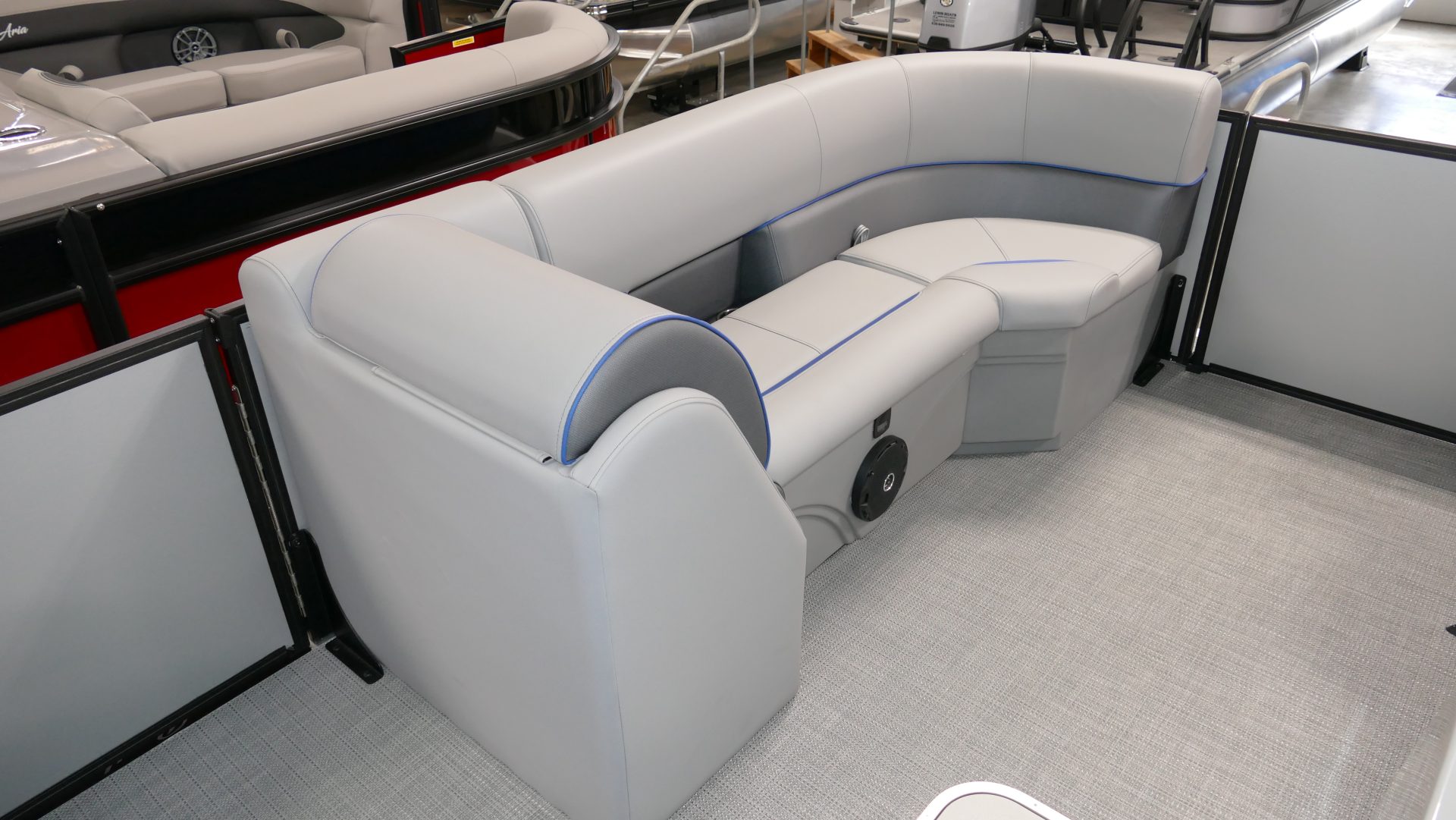 2025 Bentley Pontoons Legacy 223 Navigator - Image 34