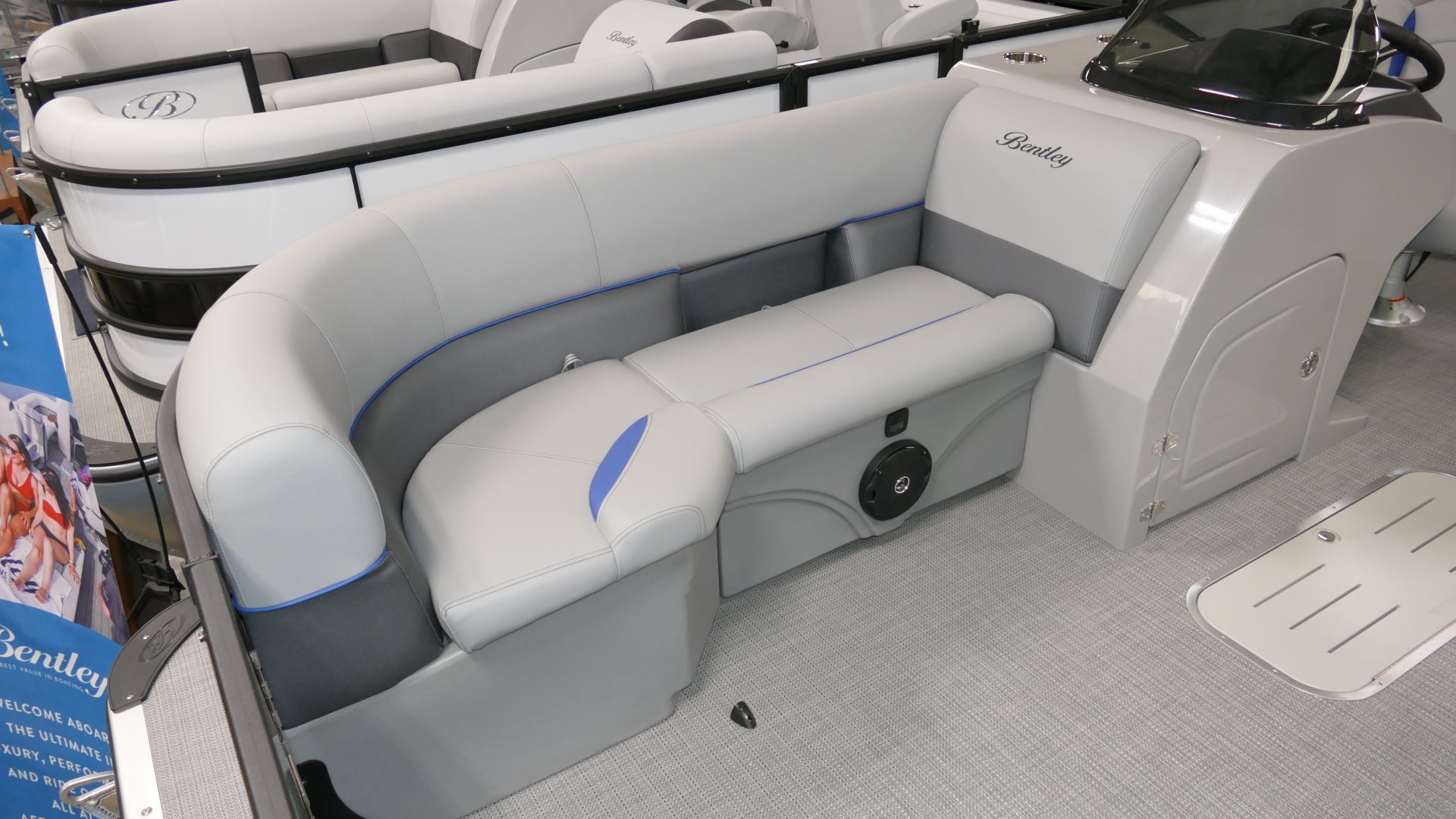 2025 Bentley Pontoons Legacy 223 Navigator - Image 36