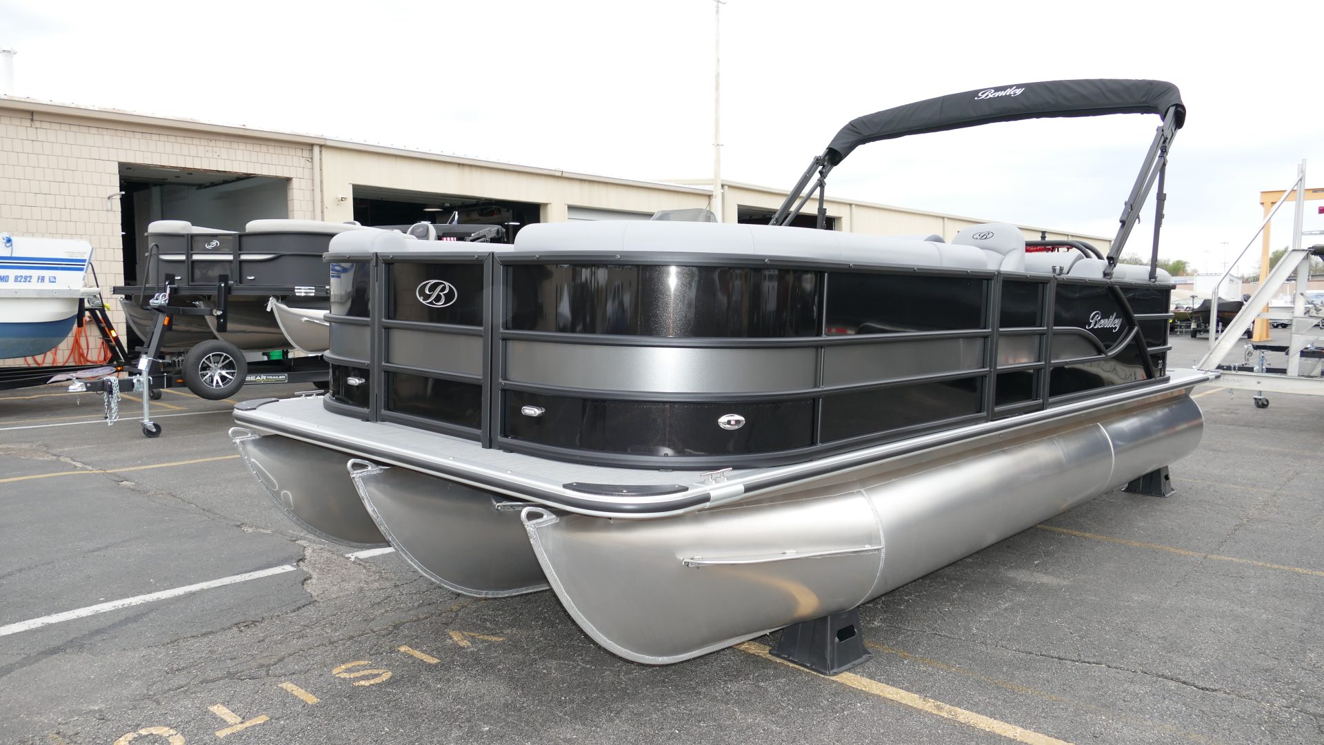 2025 Bentley Pontoons Legacy 223 Navigator - Image 5