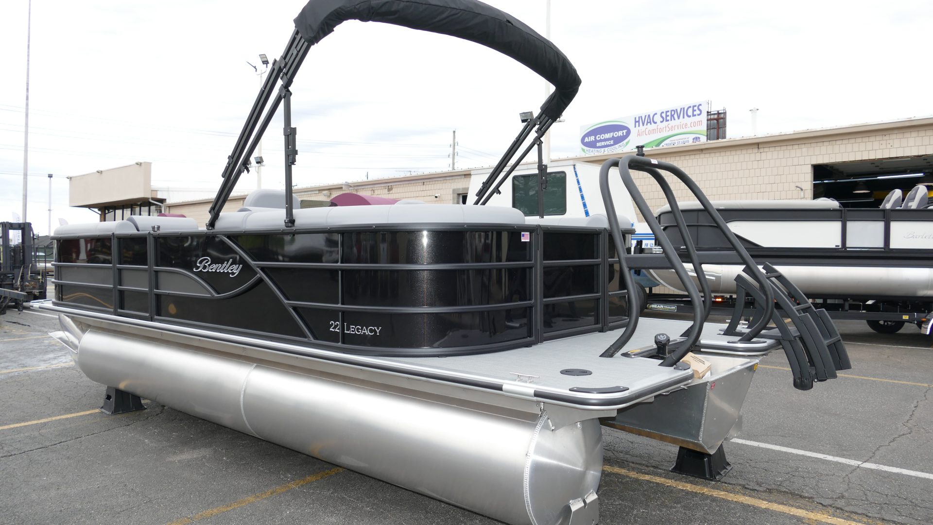 2025 Bentley Pontoons Legacy 223 Navigator - Image 7