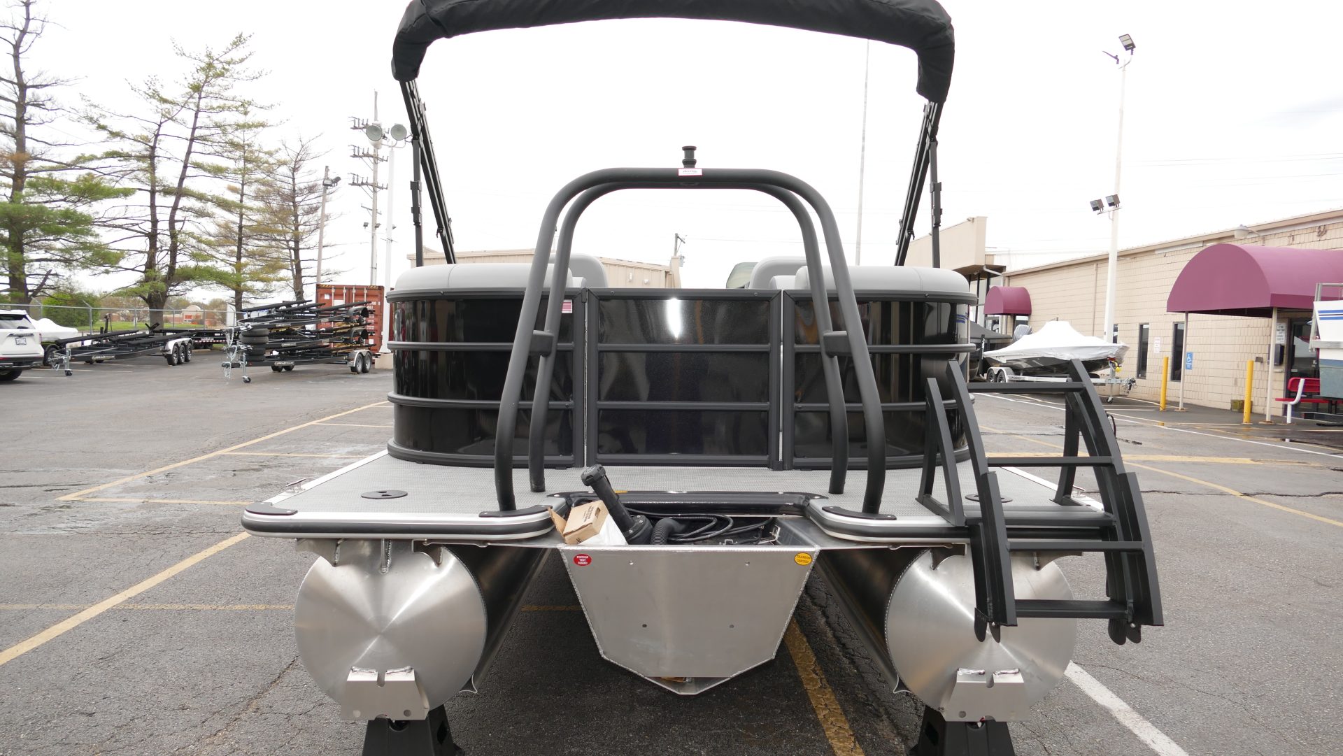 2025 Bentley Pontoons Legacy 223 Navigator - Image 8