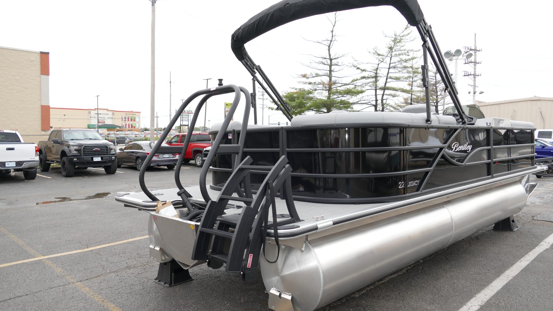 2025 Bentley Pontoons Legacy 223 Navigator - Image 9