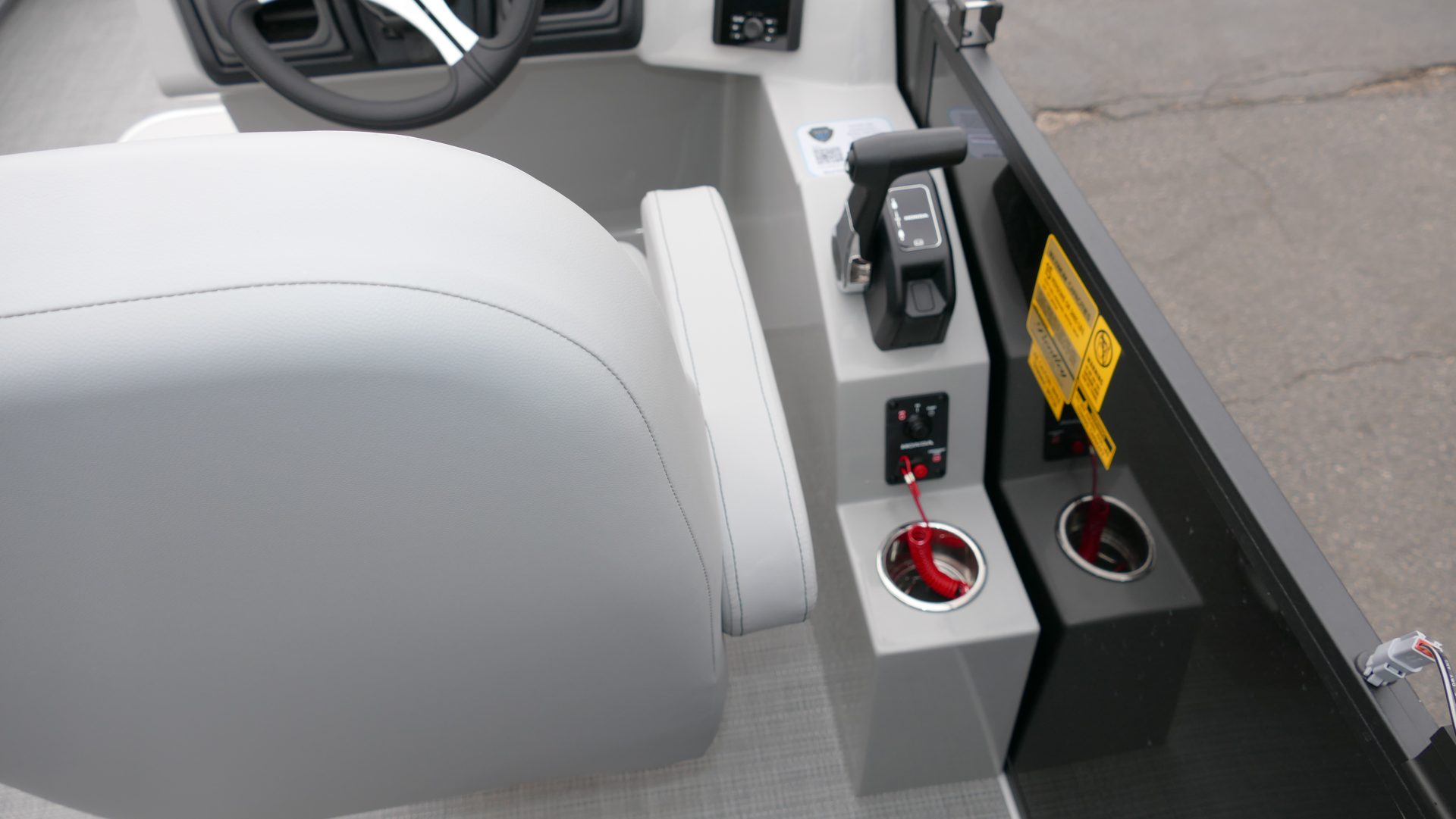 2025 Bentley Pontoons Legacy 223 Navigator - Image 18