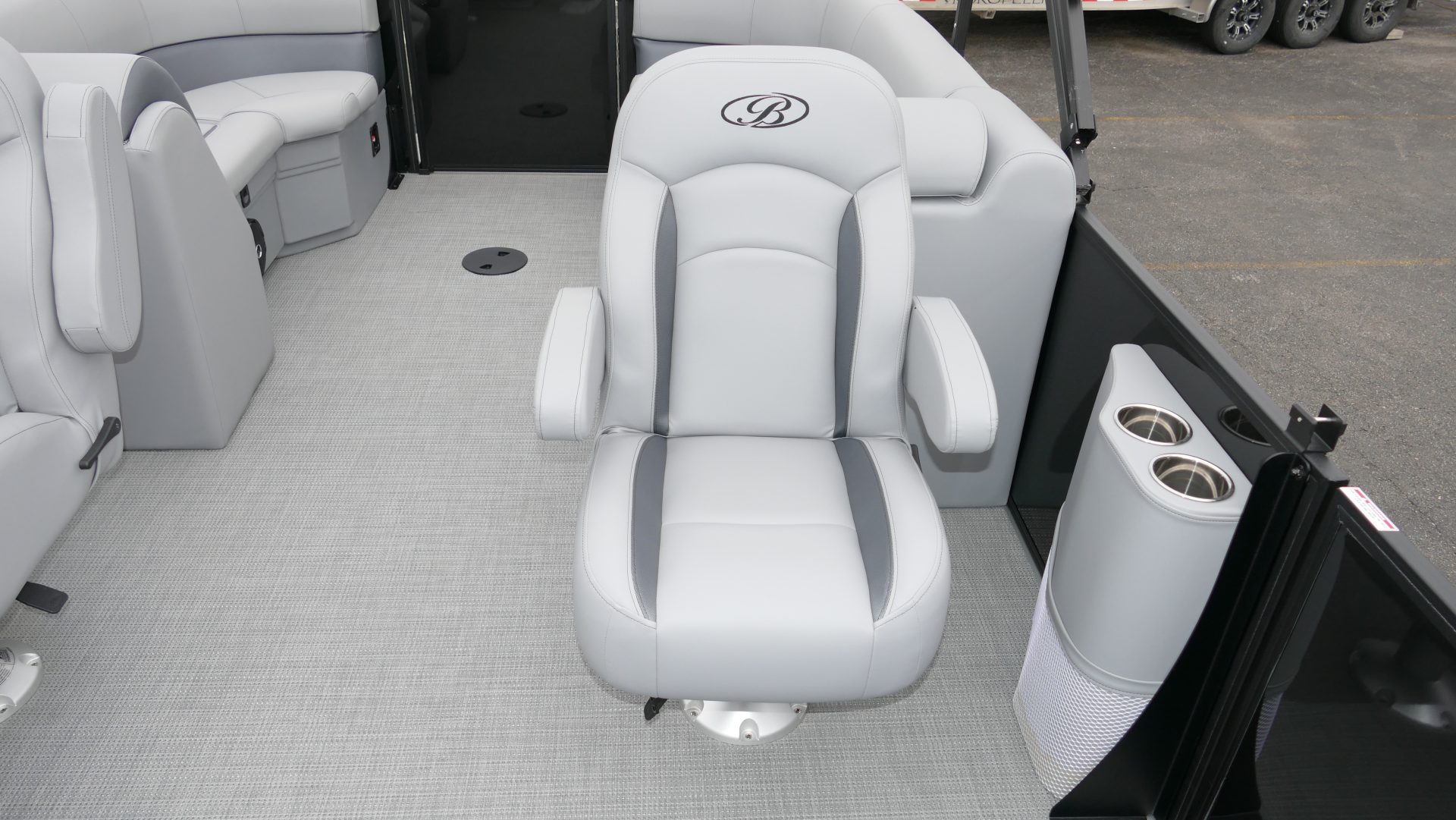 2025 Bentley Pontoons Legacy 223 Navigator - Image 21