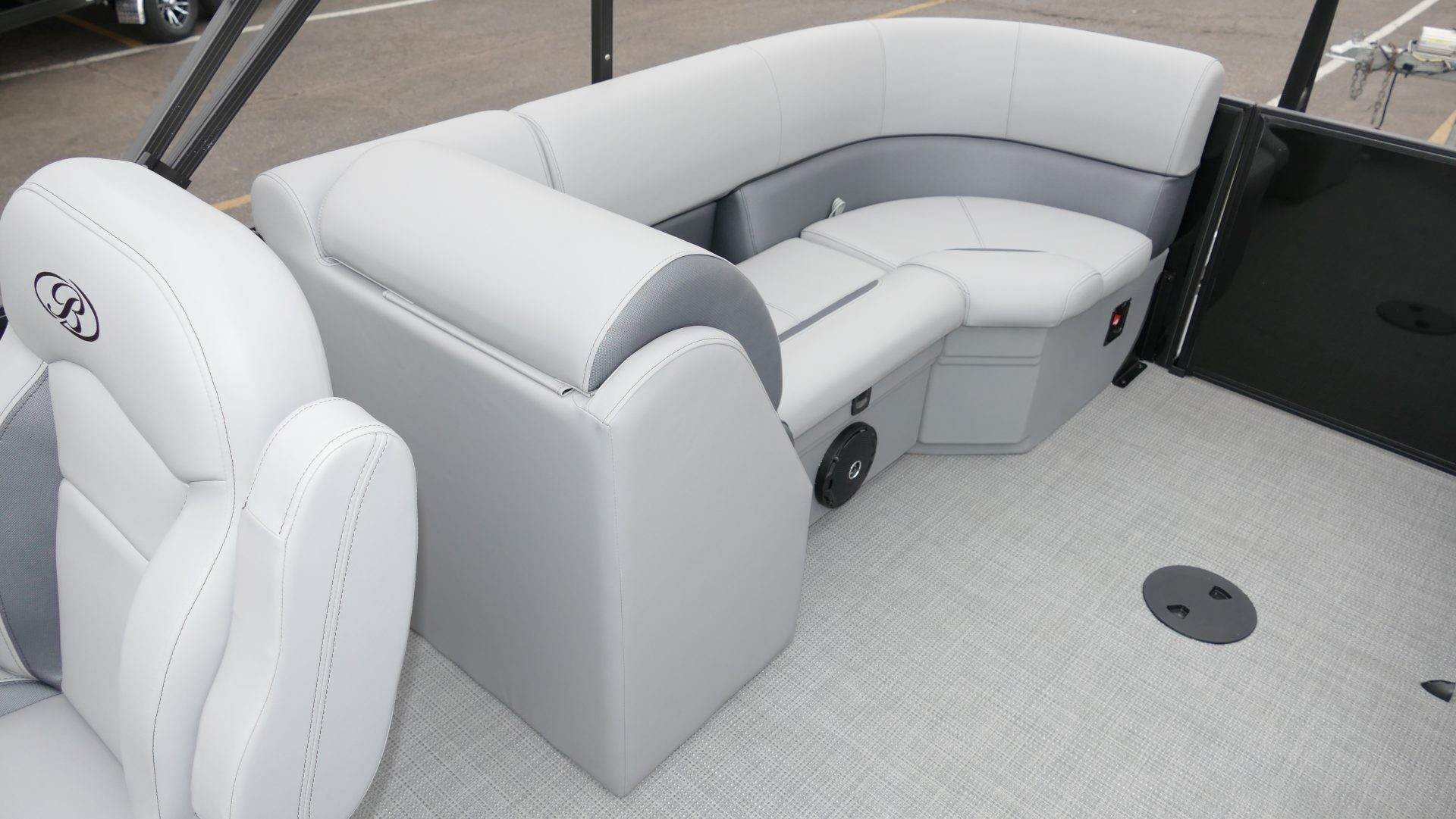 2025 Bentley Pontoons Legacy 223 Navigator - Image 23