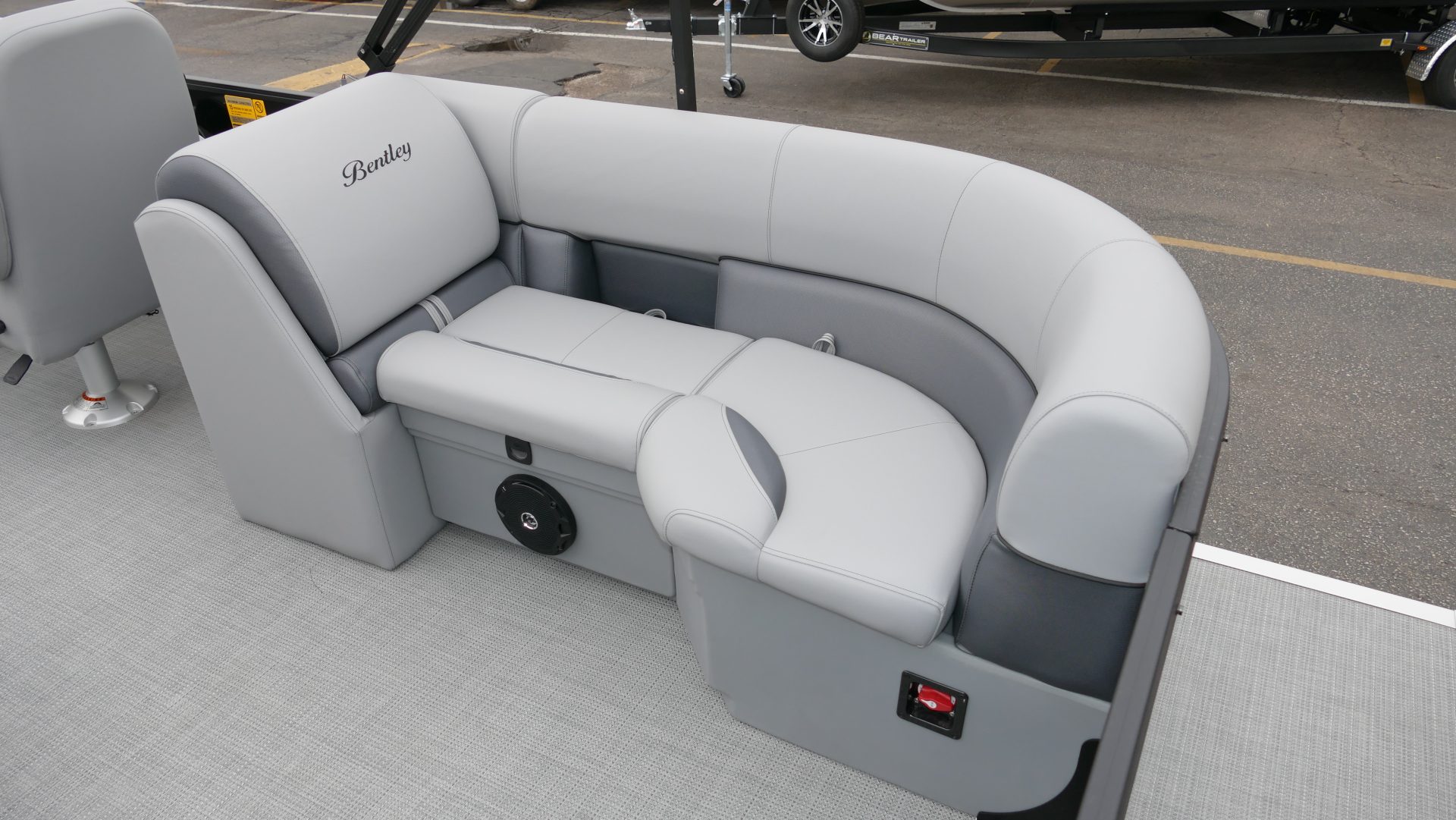2025 Bentley Pontoons Legacy 223 Navigator - Image 24