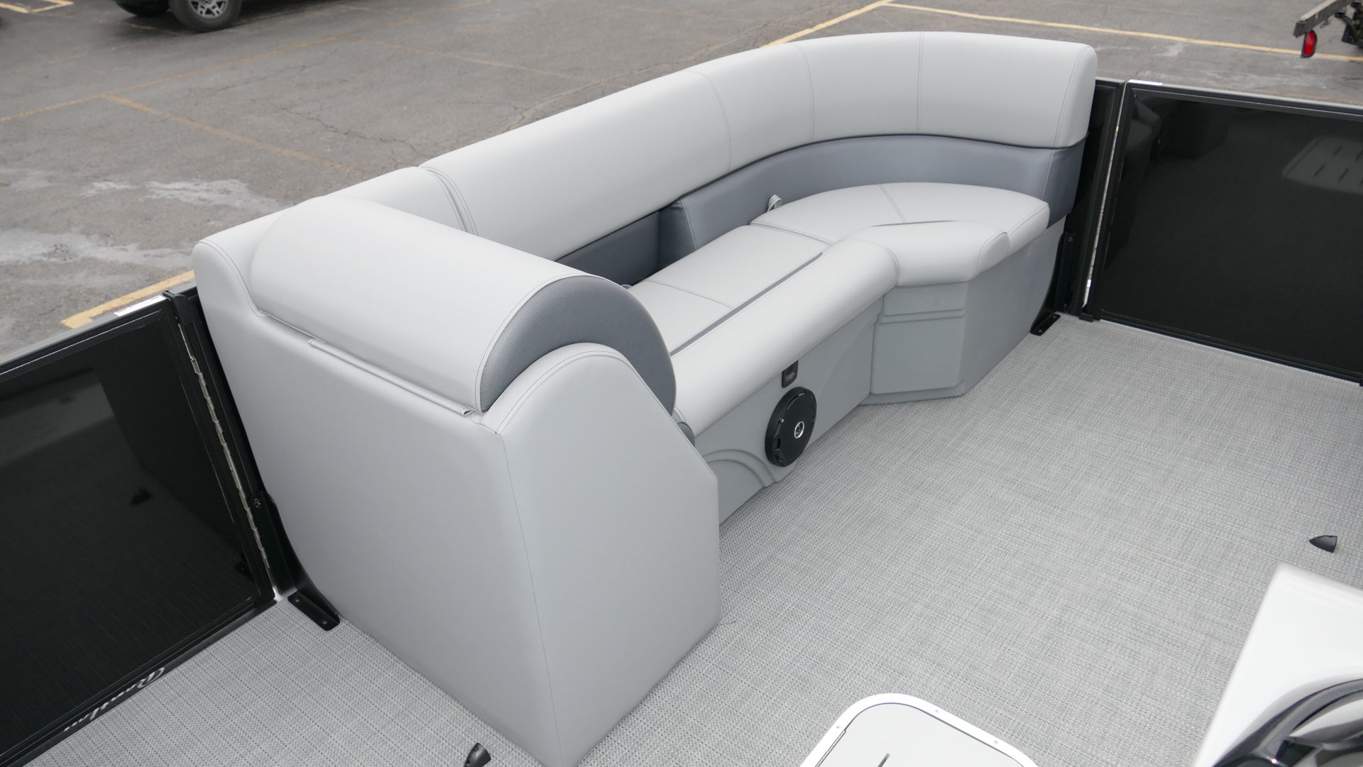 2025 Bentley Pontoons Legacy 223 Navigator - Image 31