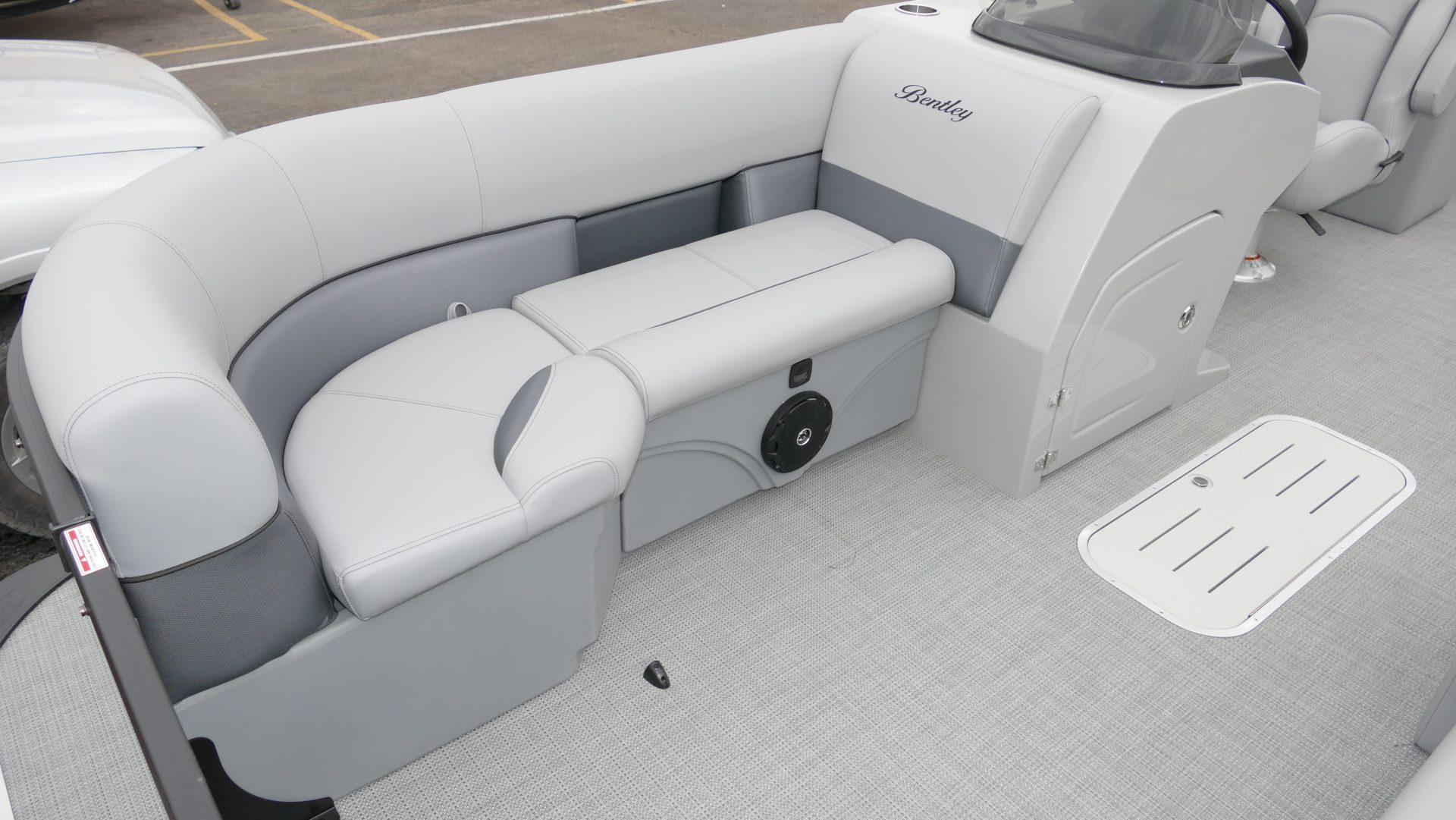 2025 Bentley Pontoons Legacy 223 Navigator - Image 34