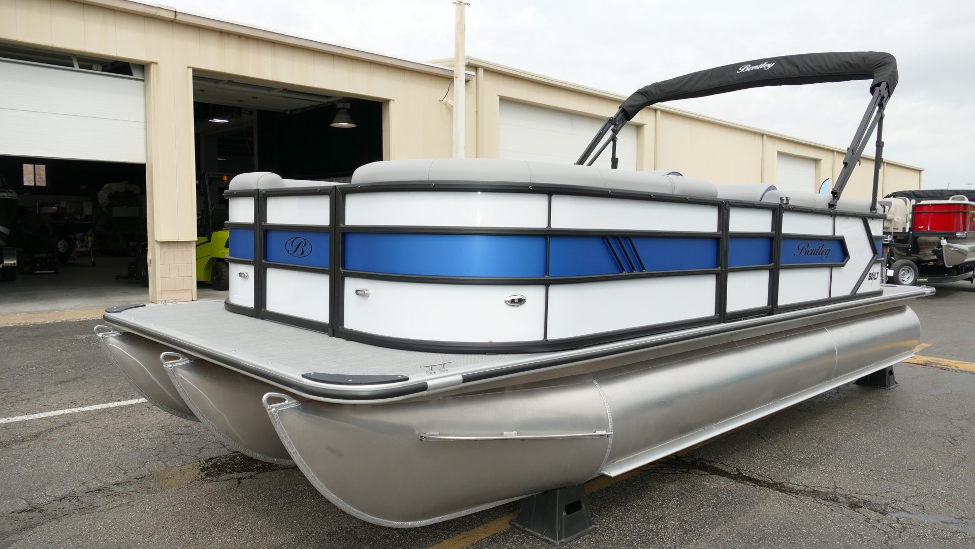 2025 Bentley Pontoons Bolt 223 - Image 5