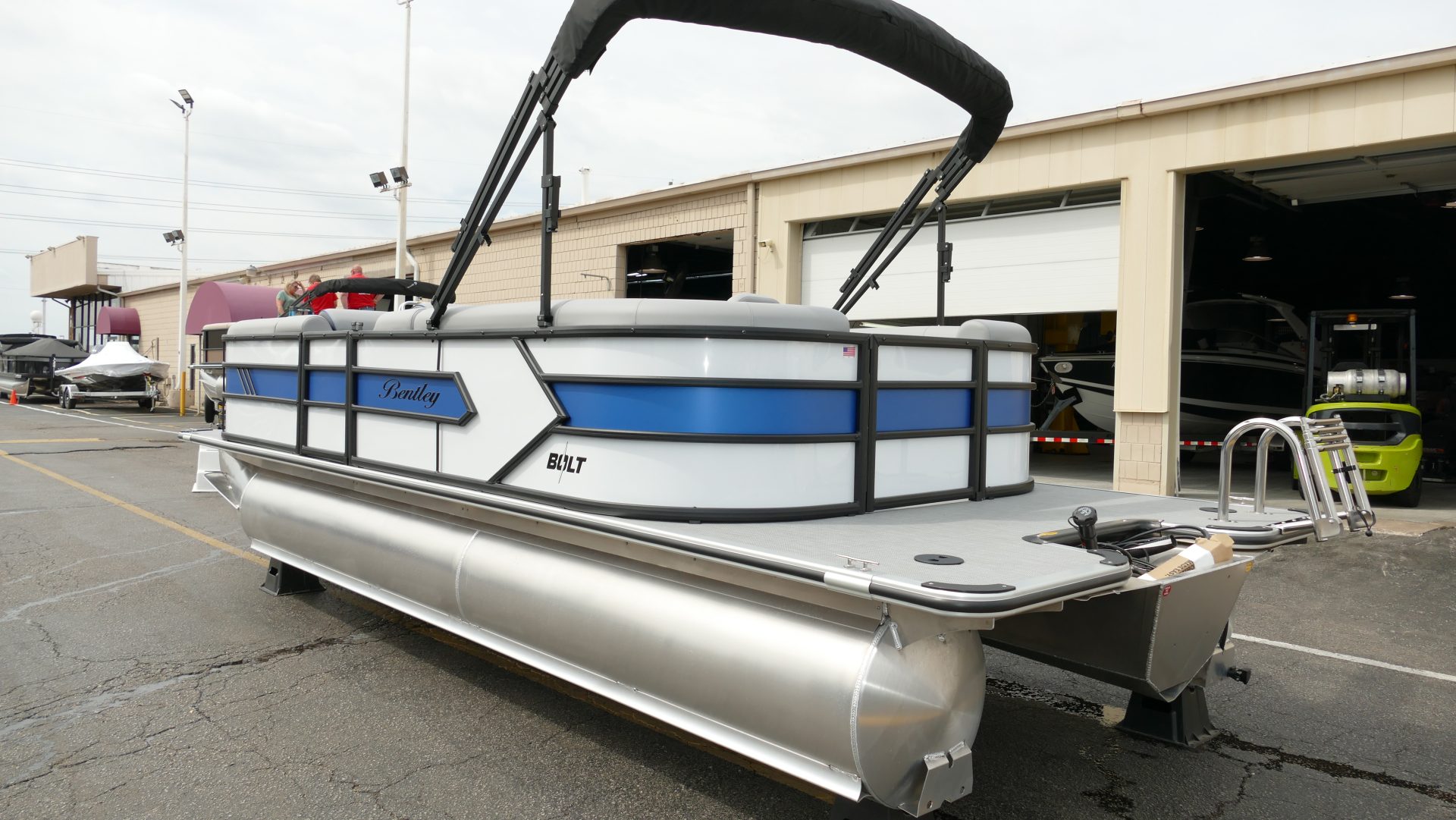 2025 Bentley Pontoons Bolt 223 - Image 7
