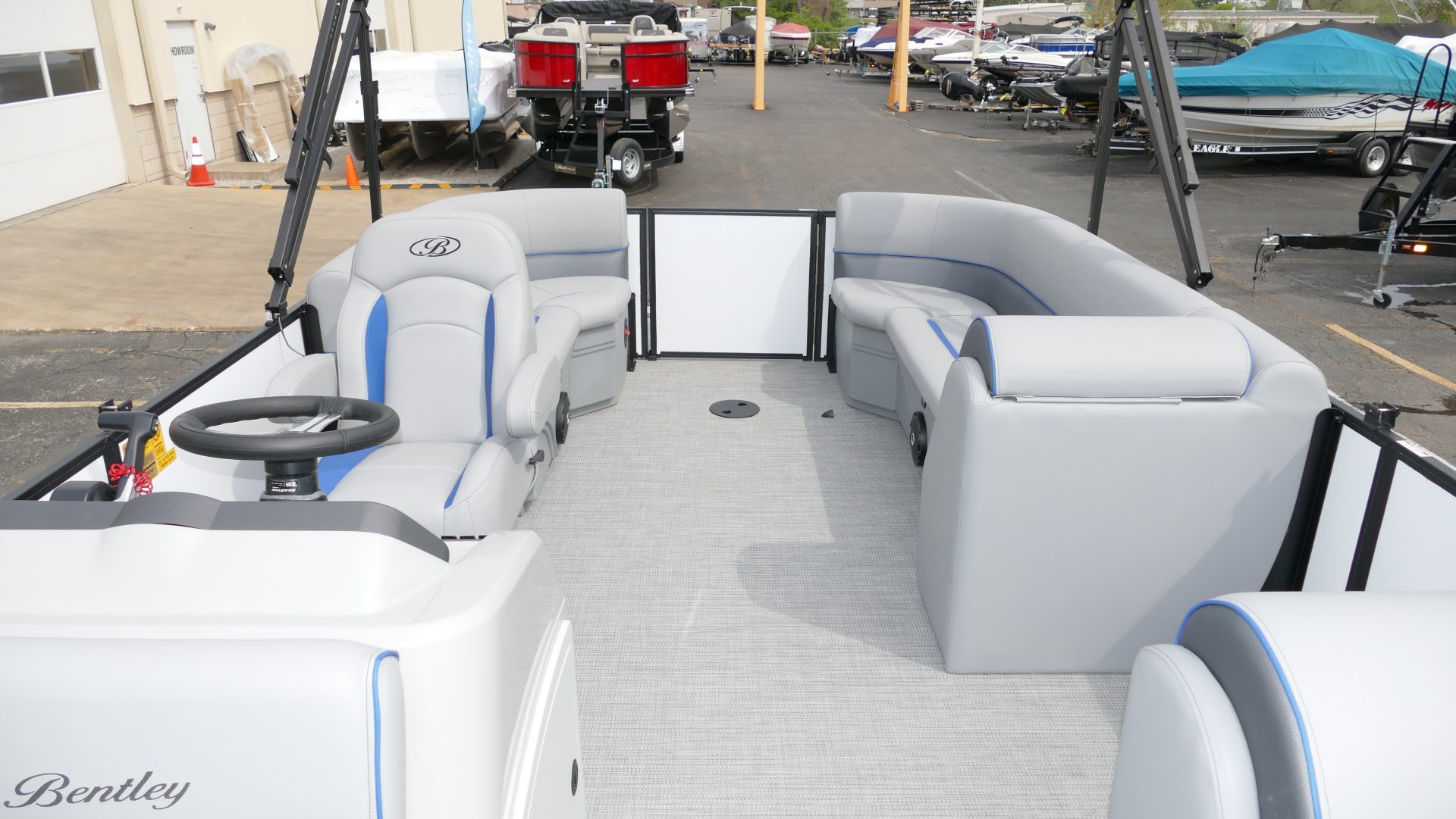 2025 Bentley Pontoons Bolt 223 - Image 12
