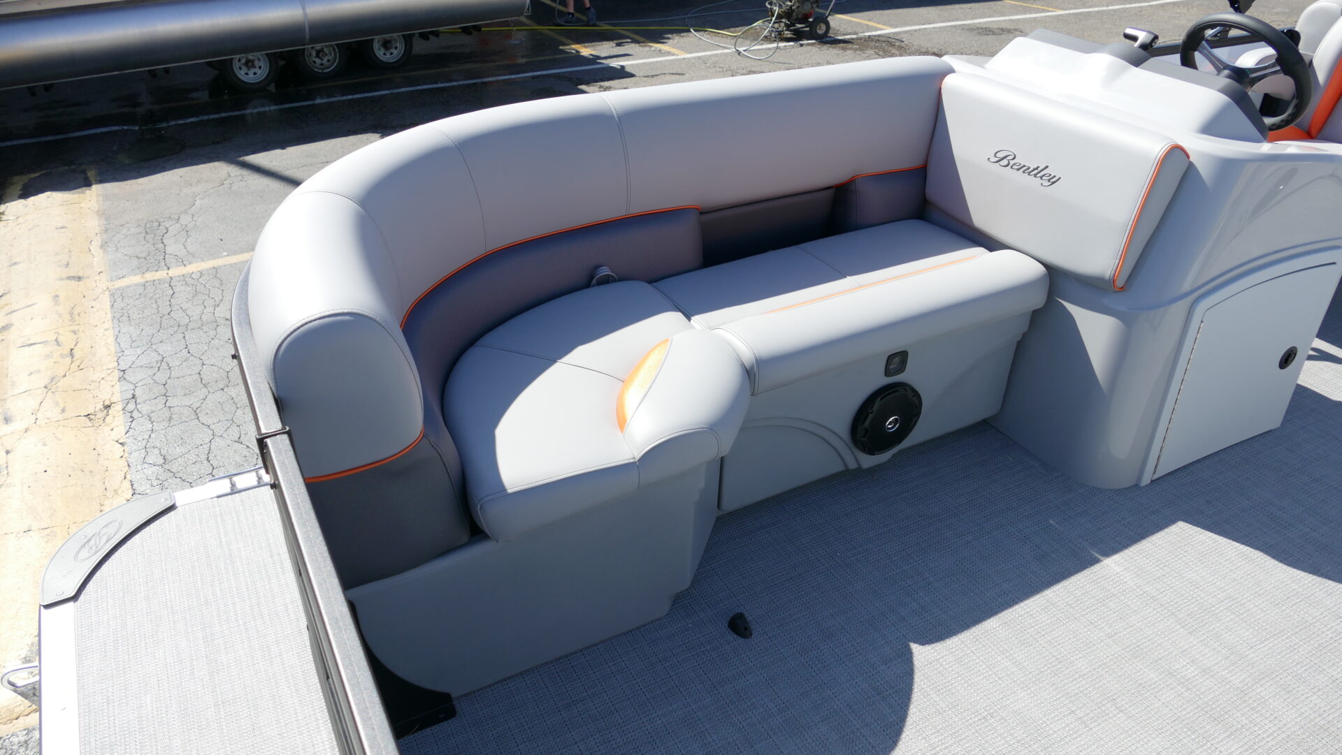 2025 Bentley Pontoons Bolt 203 - Image 28