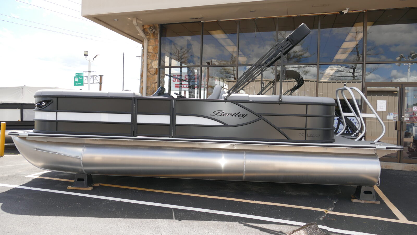 2025 Bentley Pontoons Legacy 223 Navigator