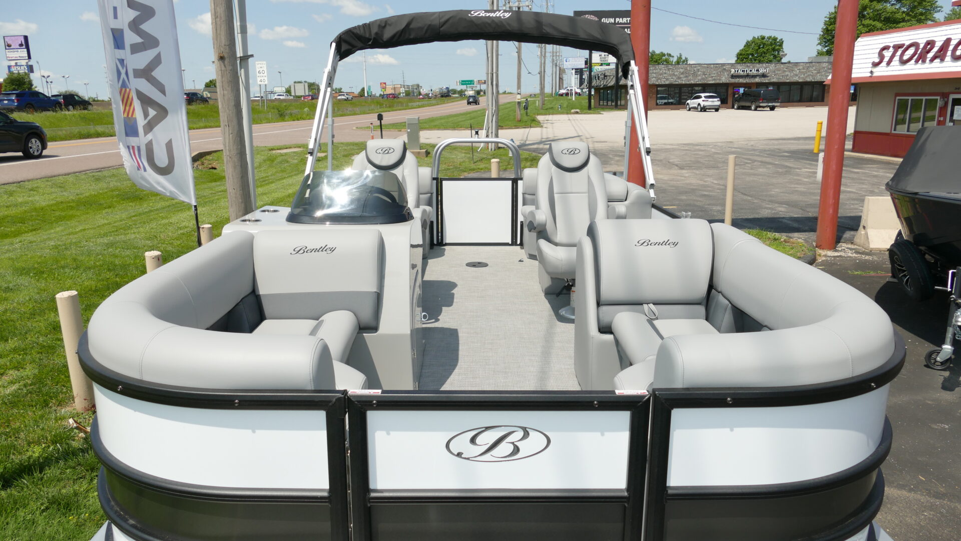 2025 Bentley Pontoons Legacy 200 Navigator - Image 10