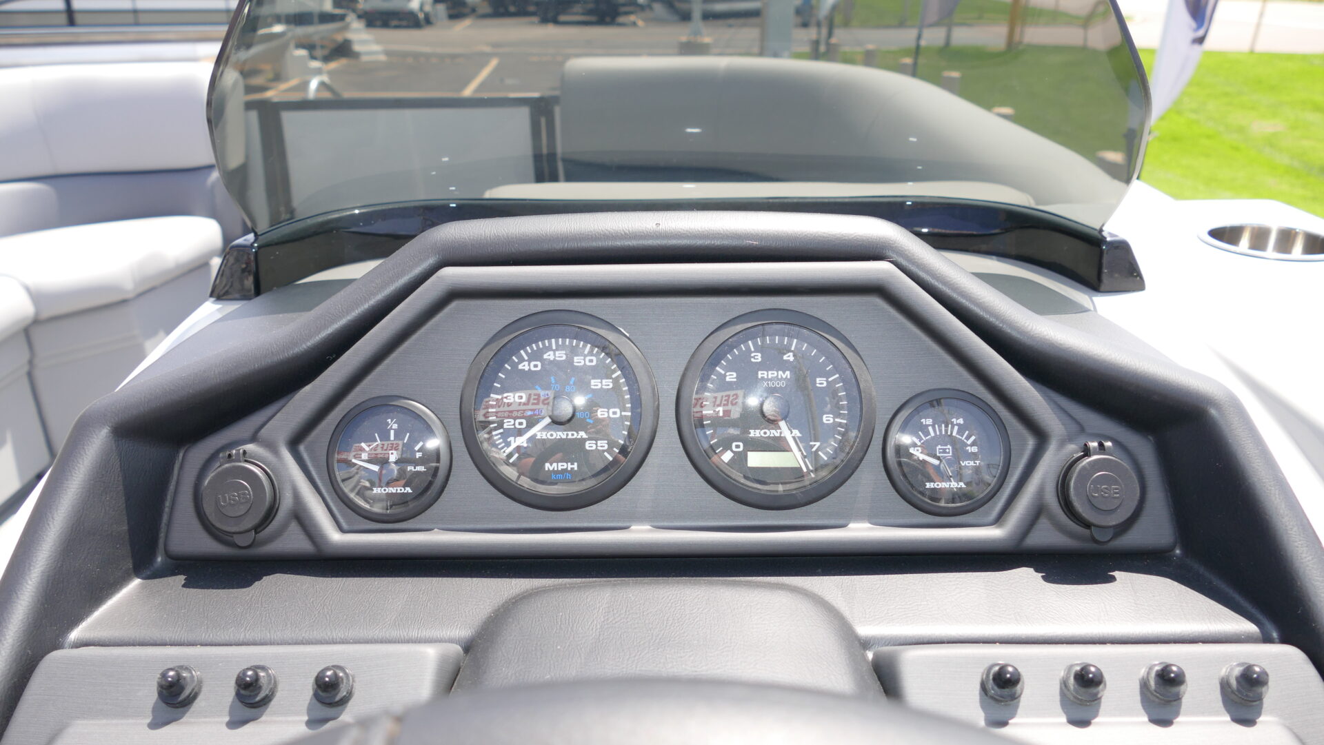 2025 Bentley Pontoons Legacy 200 Navigator - Image 13