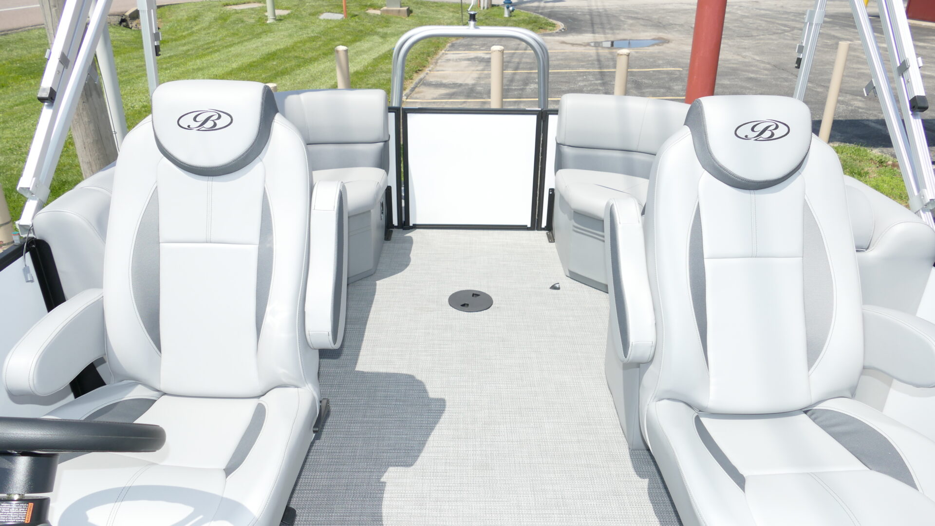 2025 Bentley Pontoons Legacy 200 Navigator - Image 22