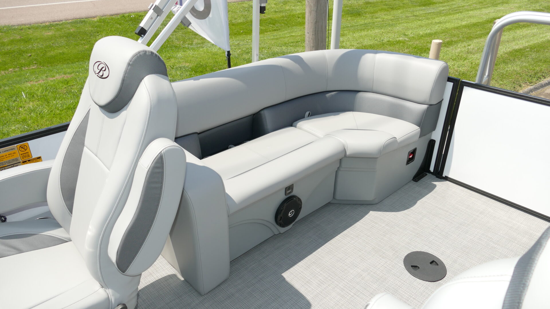 2025 Bentley Pontoons Legacy 200 Navigator - Image 23