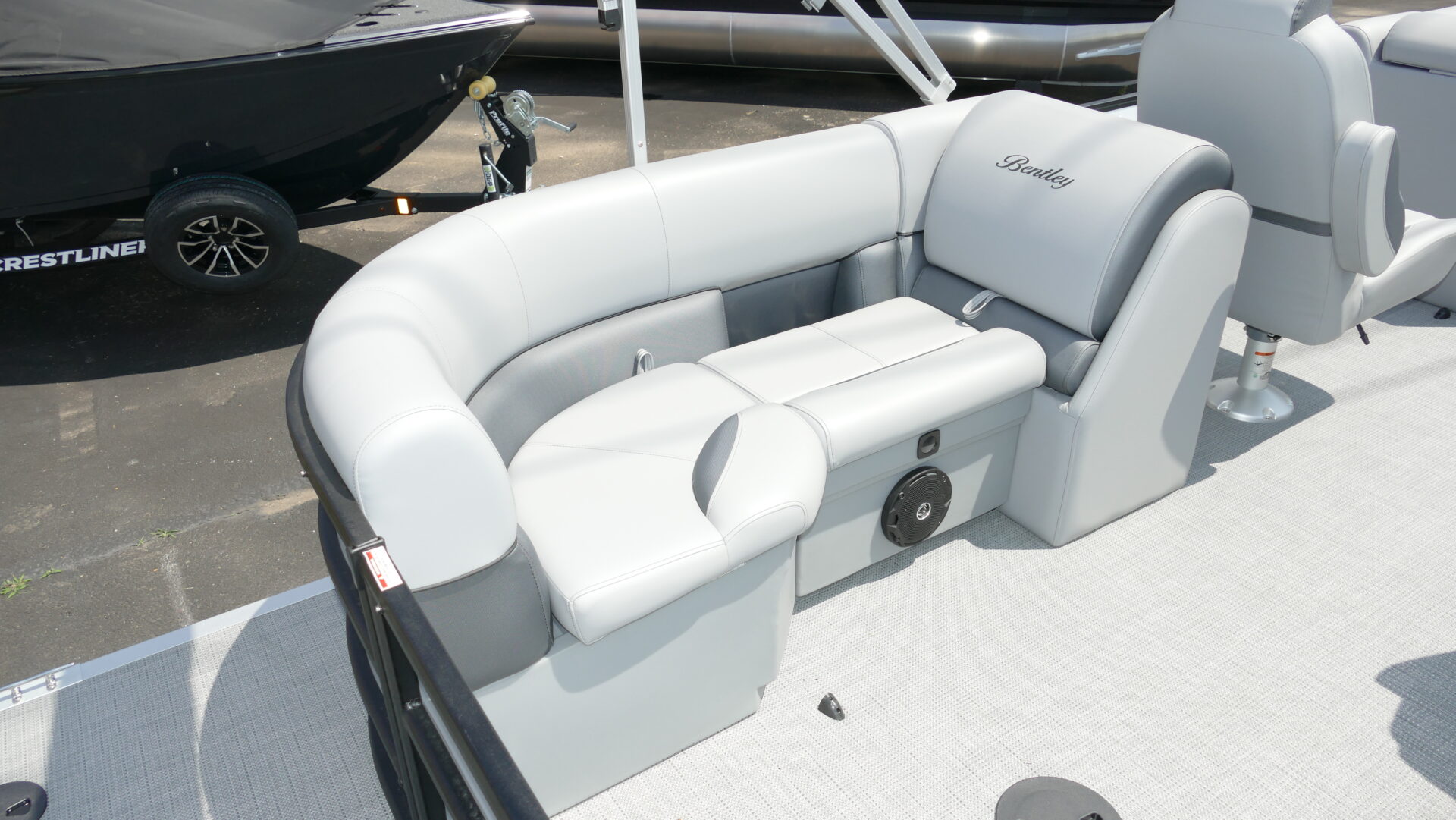 2025 Bentley Pontoons Legacy 200 Navigator - Image 26