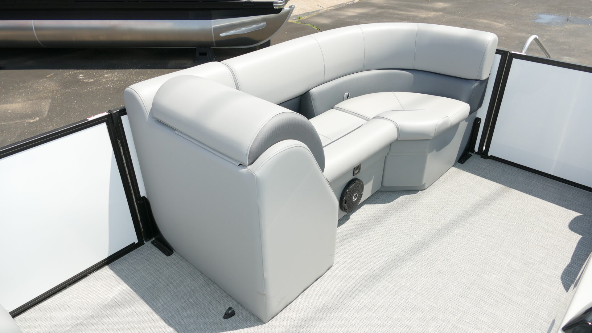 2025 Bentley Pontoons Legacy 200 Navigator - Image 30