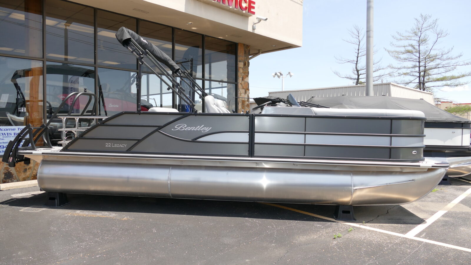 2025 Bentley Pontoons Legacy 223 Swingback