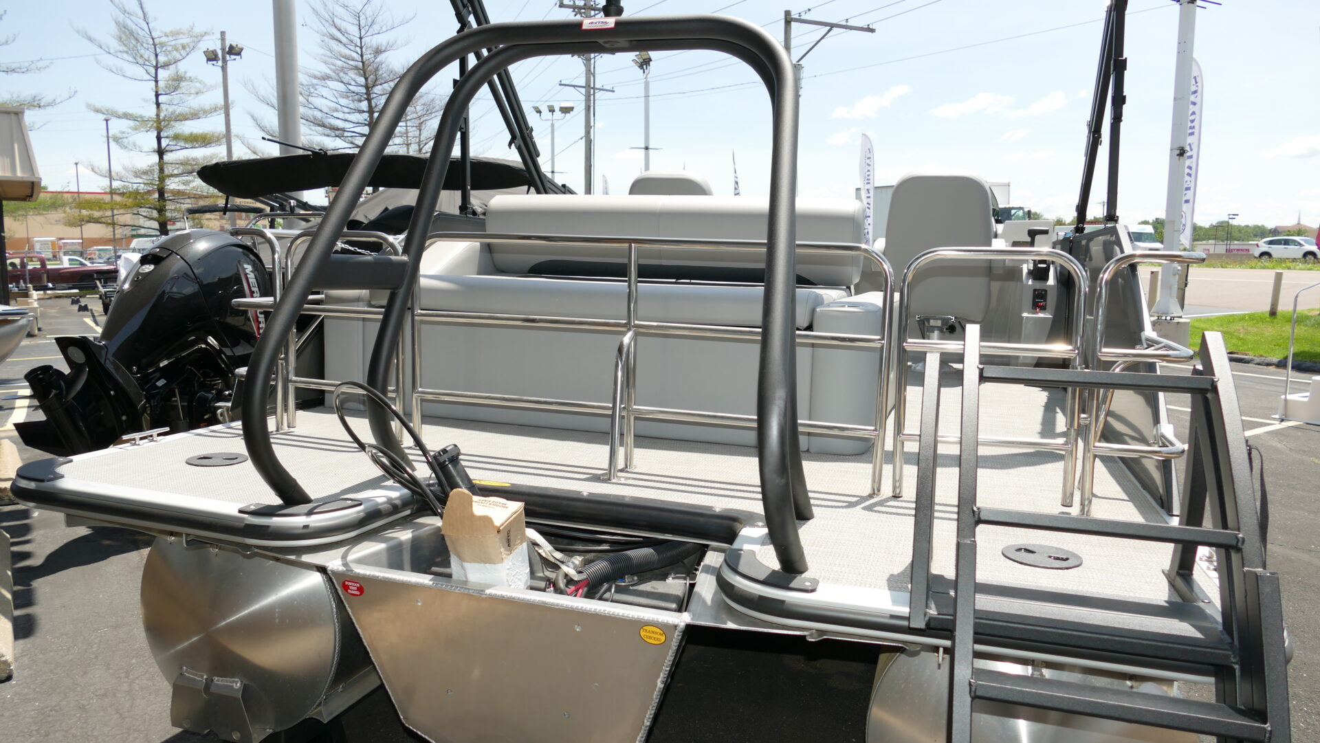 2025 Bentley Pontoons Legacy 223 Swingback - Image 5