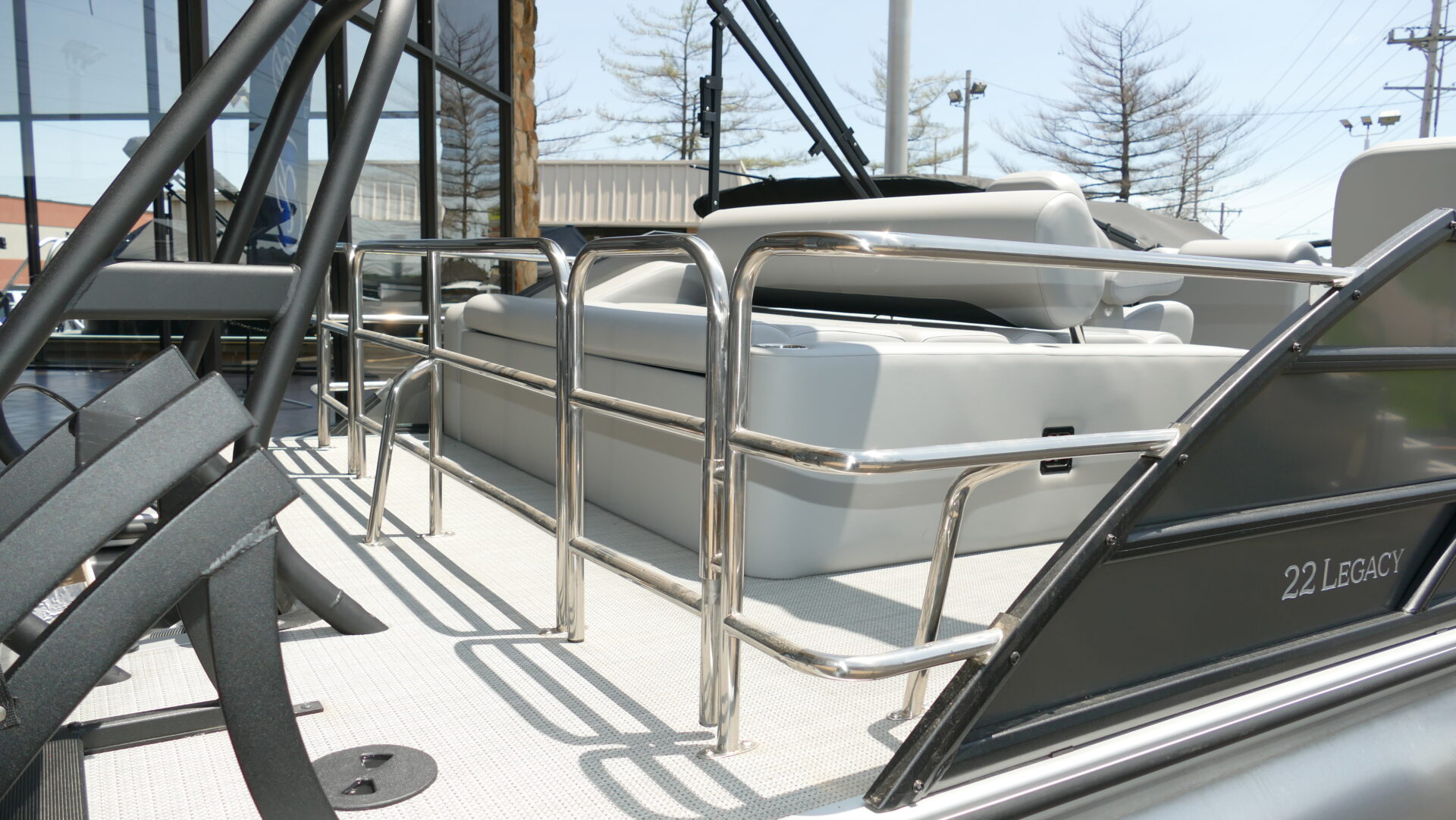 2025 Bentley Pontoons Legacy 223 Swingback - Image 6