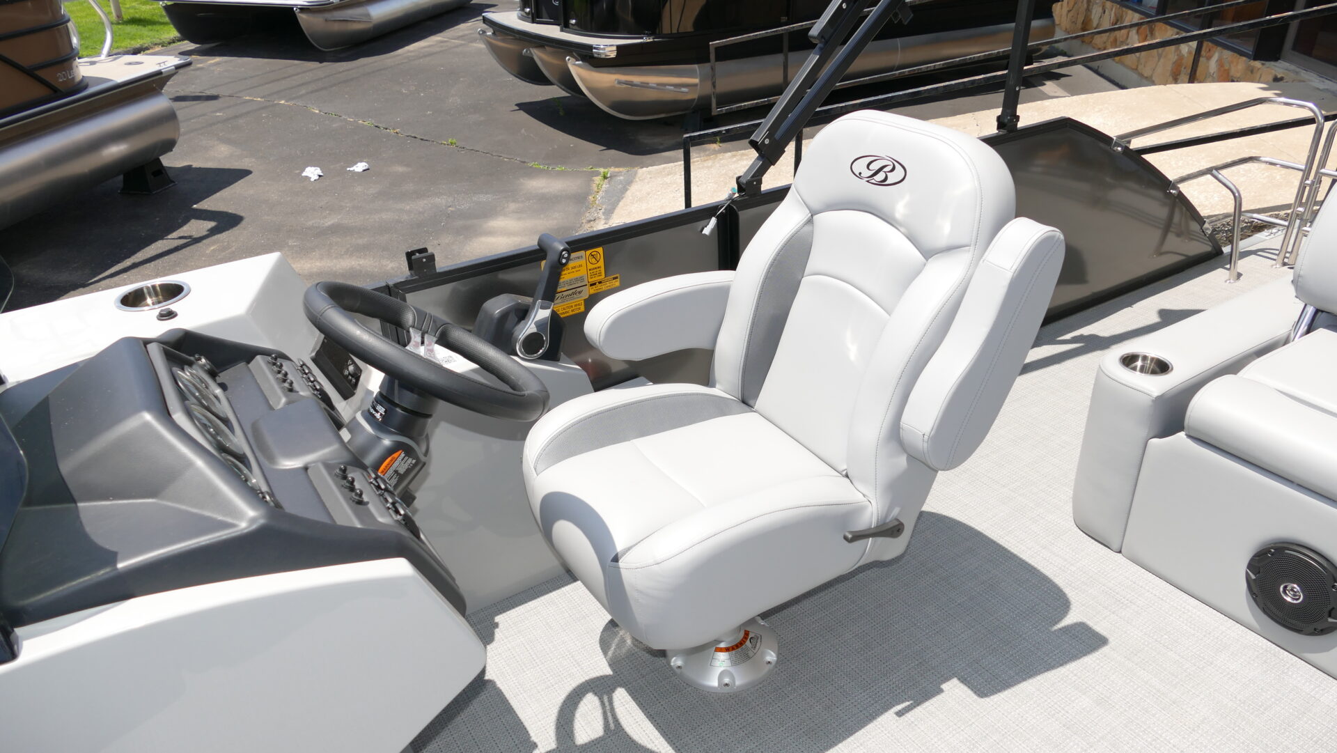 2025 Bentley Pontoons Legacy 223 Swingback - Image 20