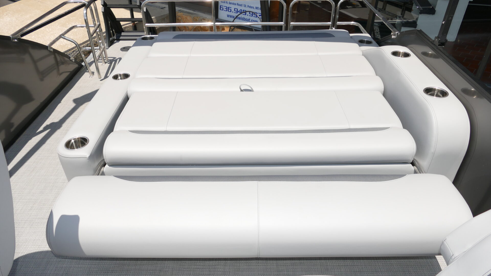2025 Bentley Pontoons Legacy 223 Swingback - Image 26