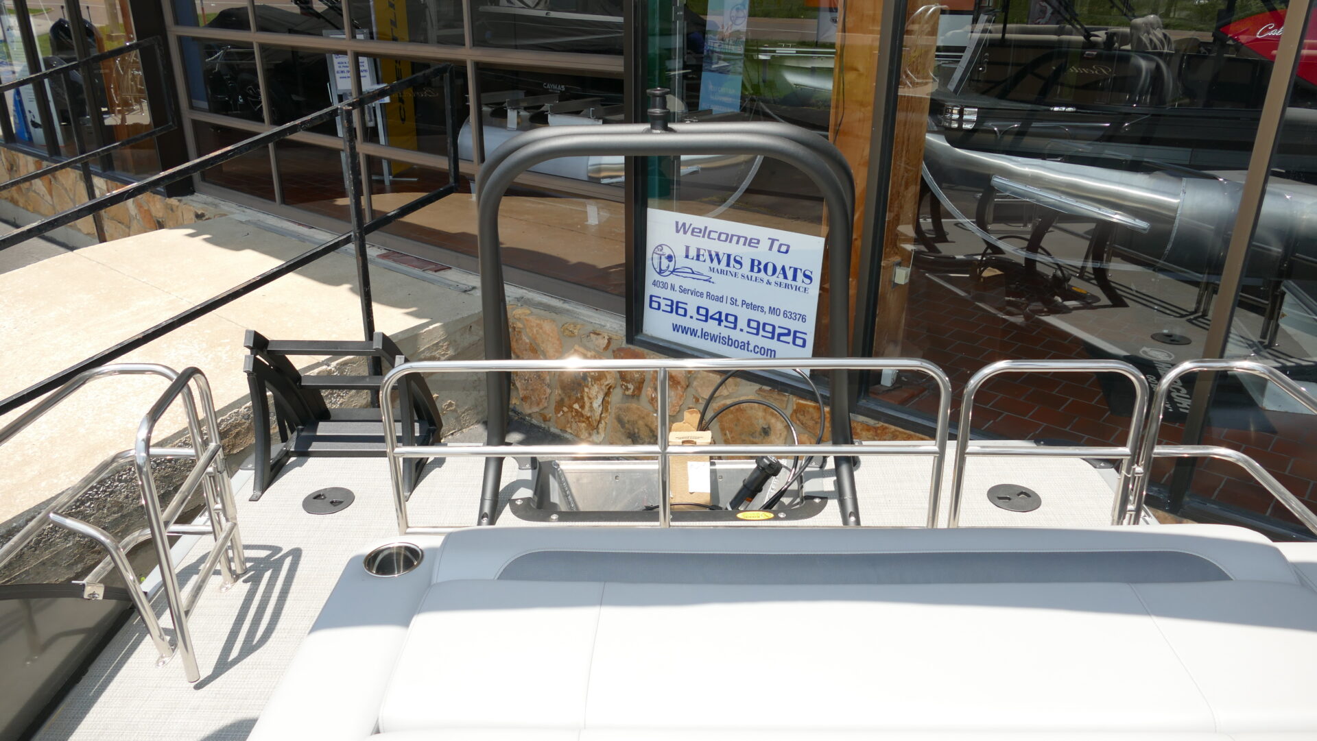 2025 Bentley Pontoons Legacy 223 Swingback - Image 29