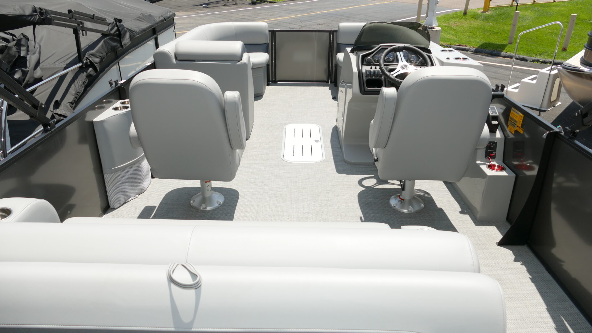 2025 Bentley Pontoons Legacy 223 Swingback - Image 30