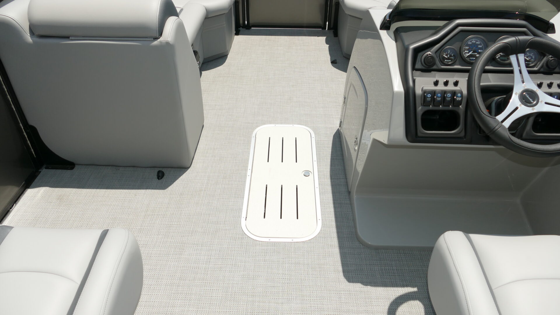 2025 Bentley Pontoons Legacy 223 Swingback - Image 31