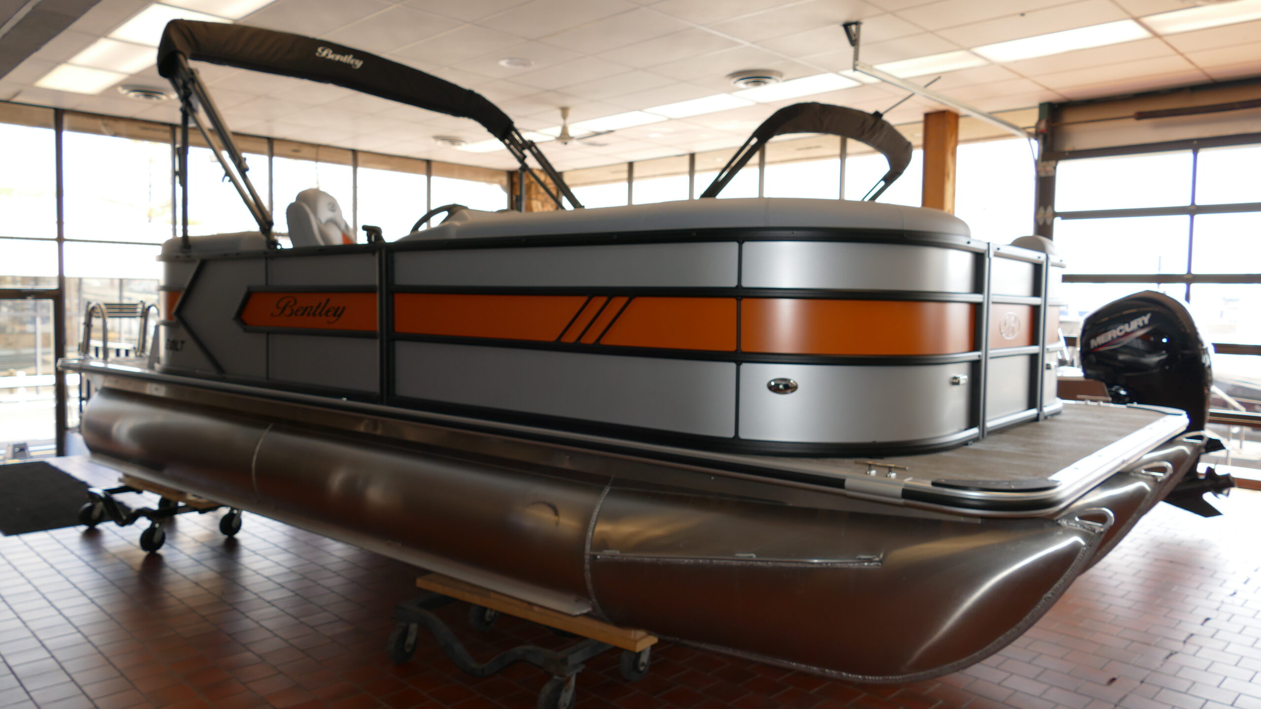 2026 Bentley Pontoons Bolt 203
