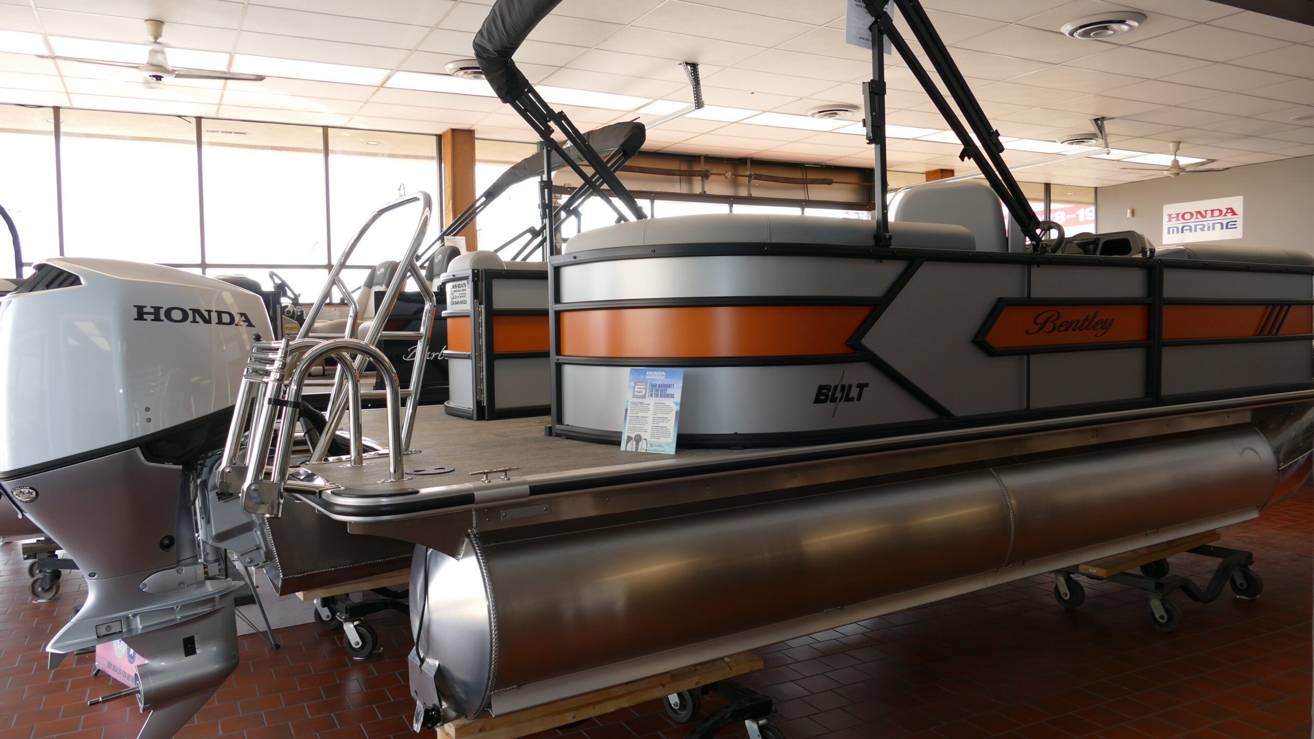 2026 Bentley Pontoons Bolt 203 - Image 3