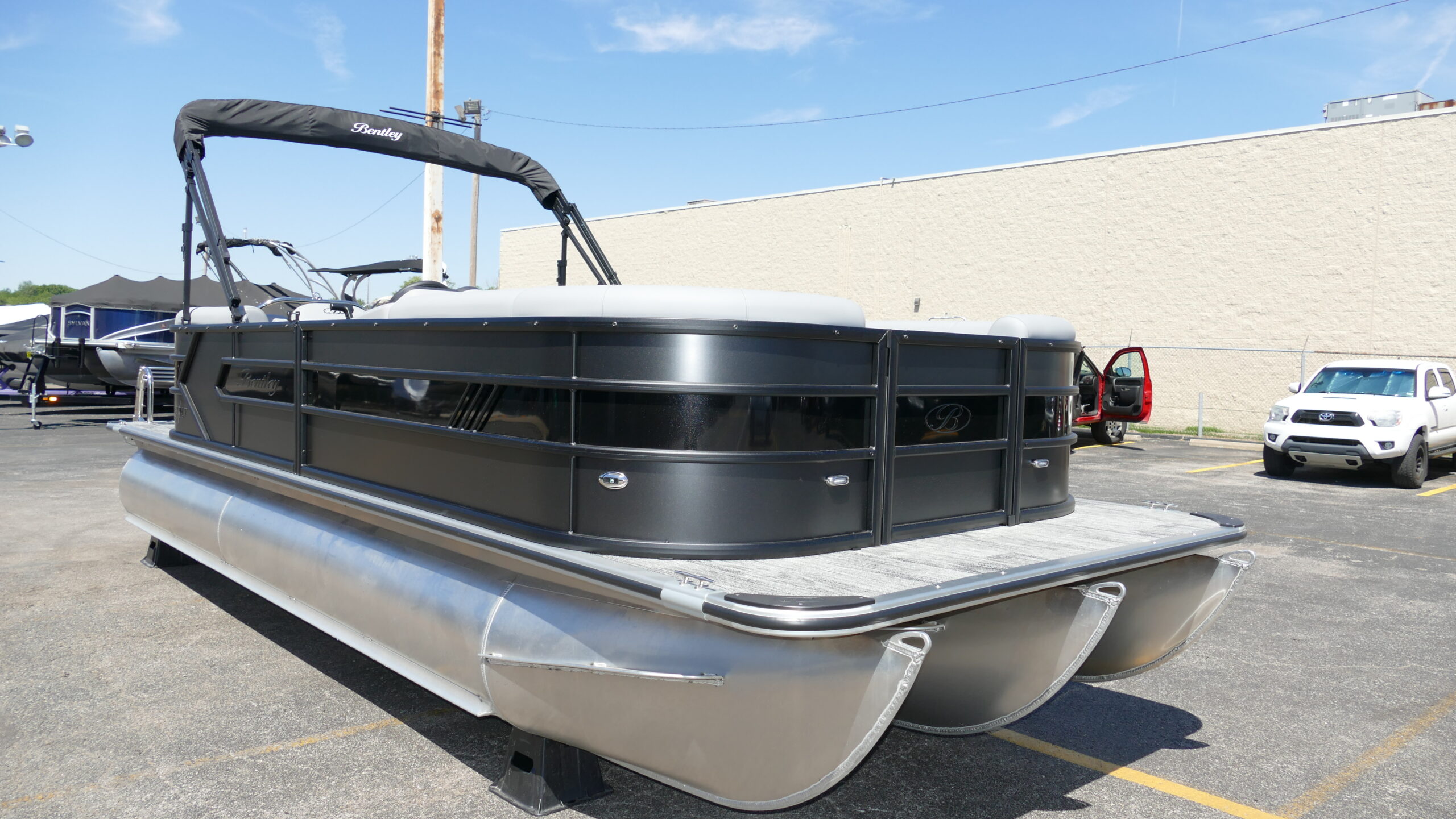 2026 Bentley Pontoons Bolt 223 - Image 3