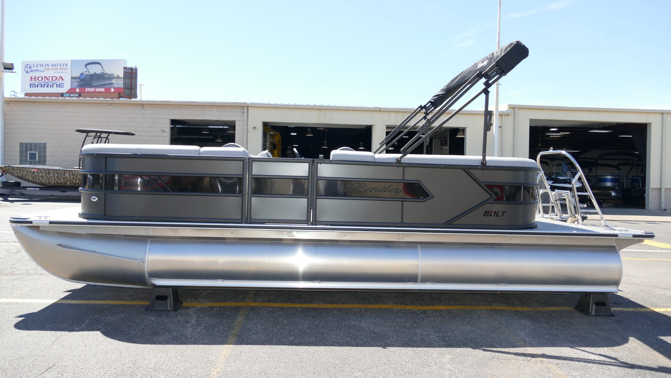 2026 Bentley Pontoons Bolt 223 - Image 6