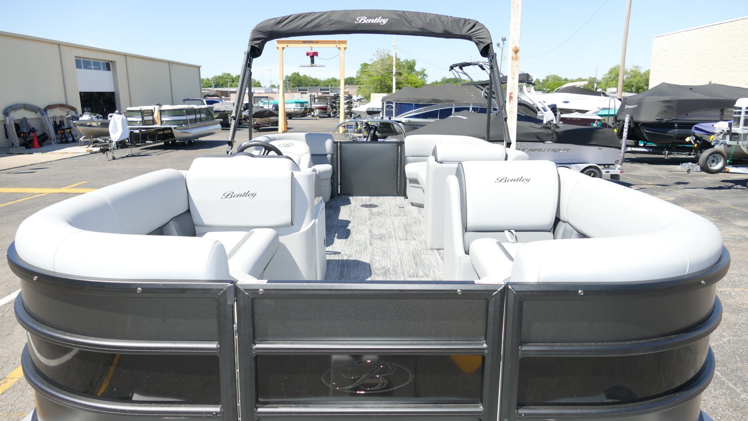 2026 Bentley Pontoons Bolt 223 - Image 10